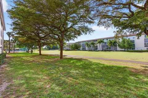 Tiny photo for 3201 Portofino Point #F1, Coconut Creek, FL 33066 (MLS # B26020142)