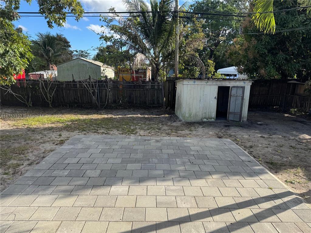 PLAYLAND ISLES - Residential Lease