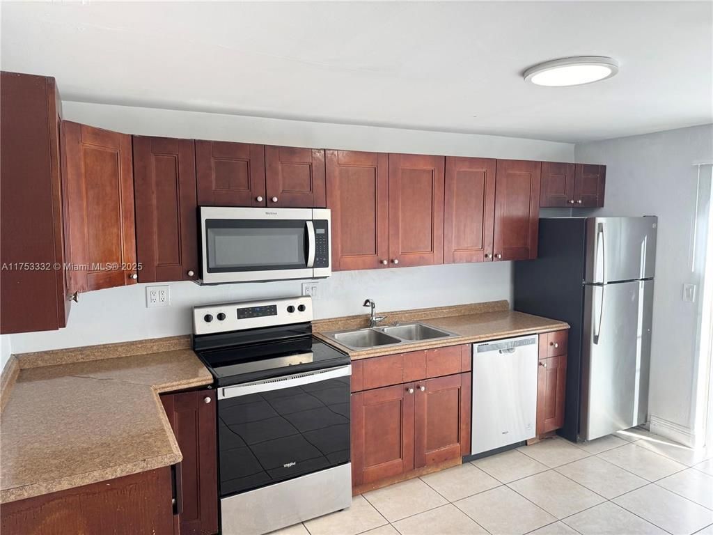 Photo of 4472 SW 50th Street, Dania Beach, FL 33314 (MLS # B26003945)