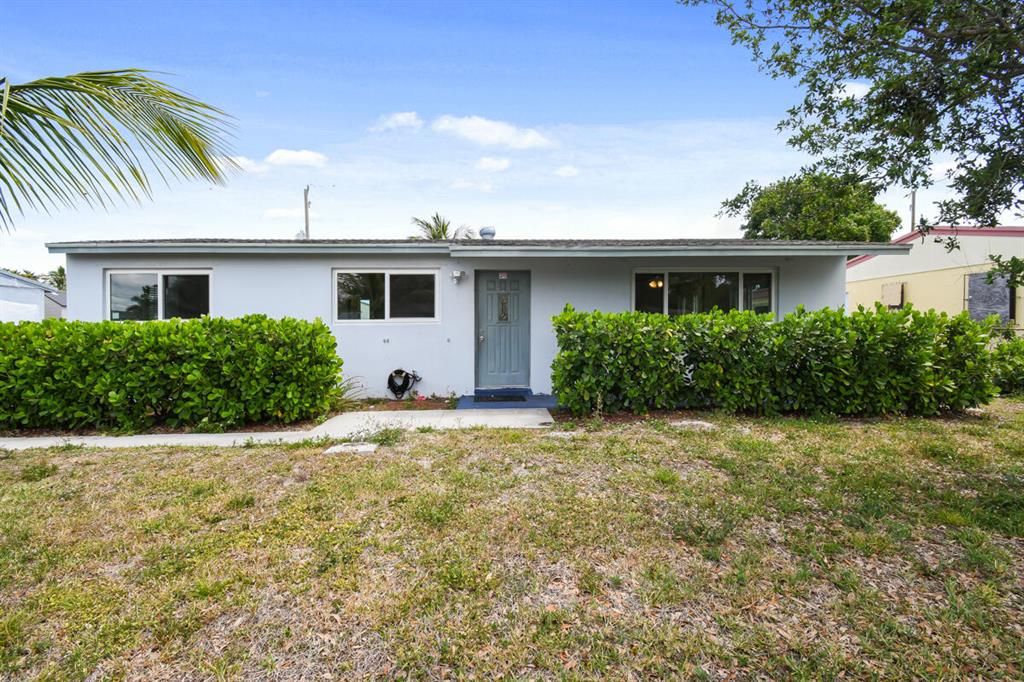 Photo of 9266 Bloomfield Drive, Palm Beach Gardens, FL 33410 (MLS # R10880028)