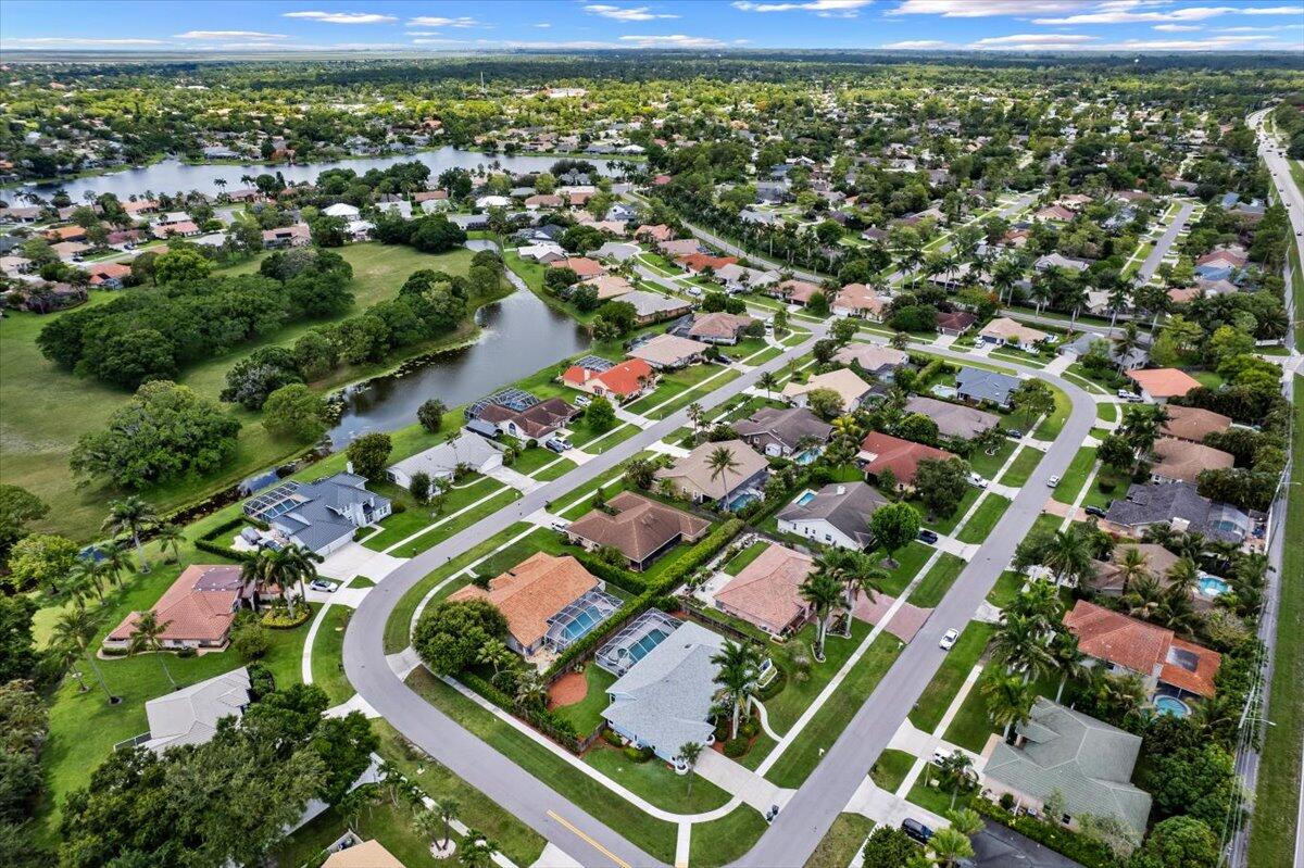 GREENVIEW SHORES 2 OF WELLINGTON - Residential