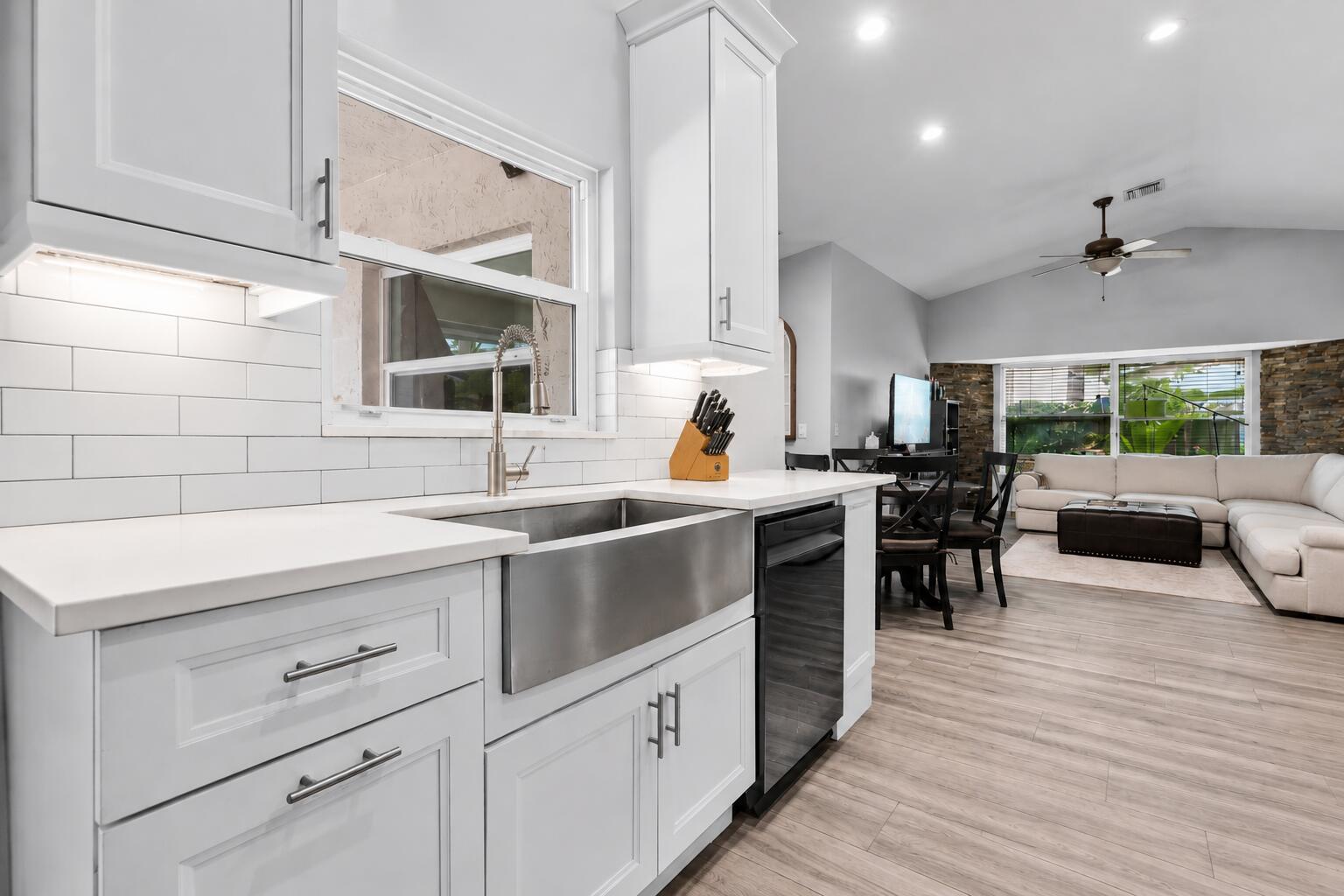 GREENVIEW SHORES 2 OF WELLINGTON - Residential