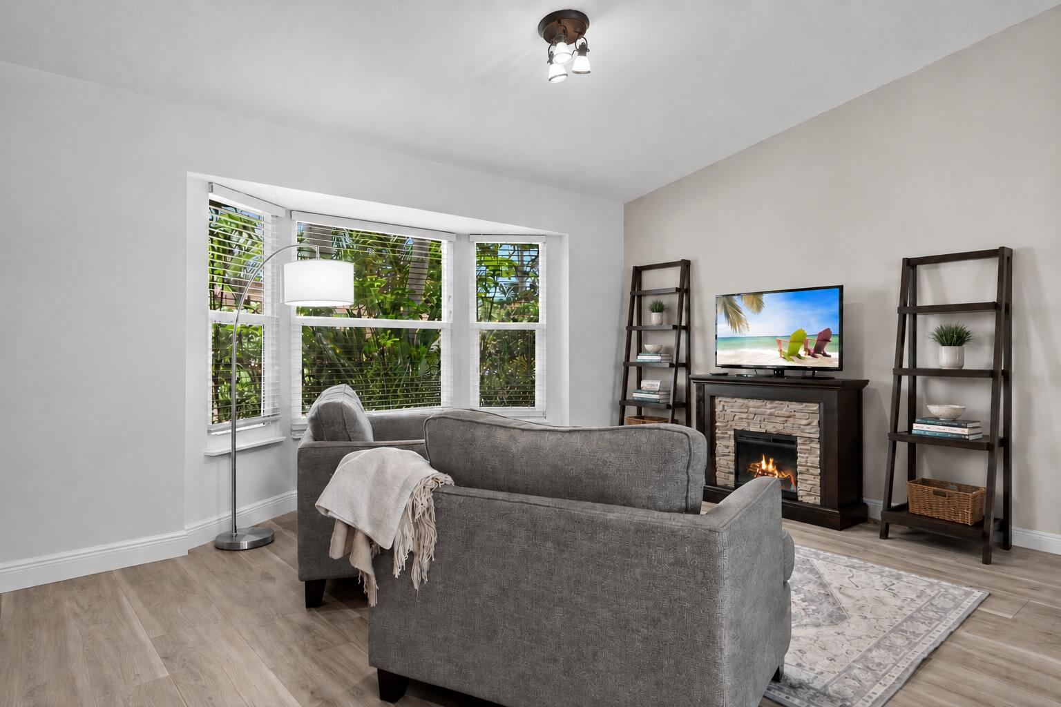 GREENVIEW SHORES 2 OF WELLINGTON - Residential