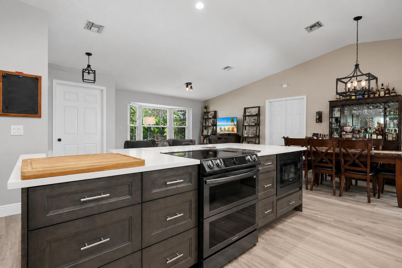 GREENVIEW SHORES 2 OF WELLINGTON - Residential