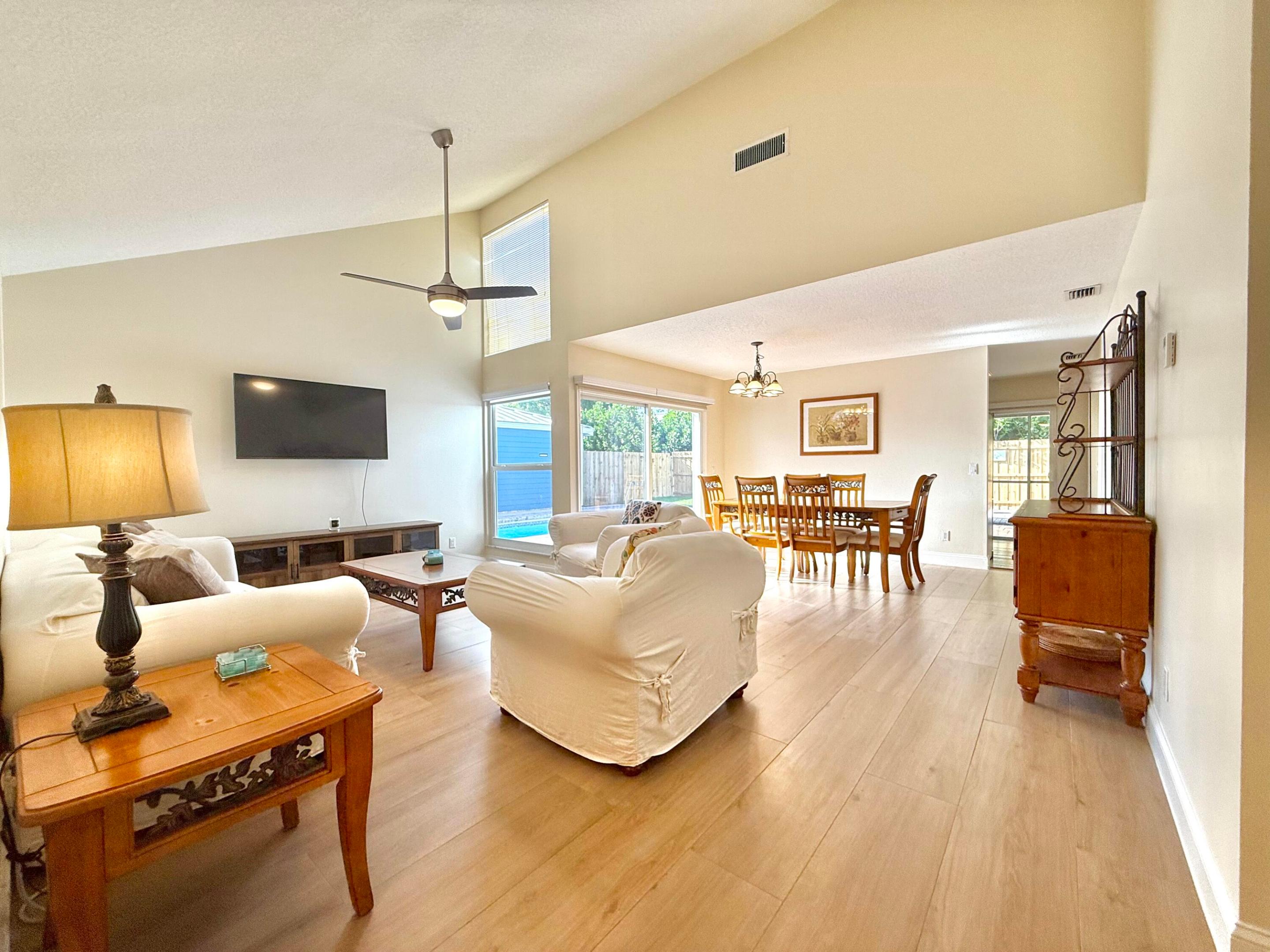 TREE TOPS OF WELLINGTON - Residential Lease