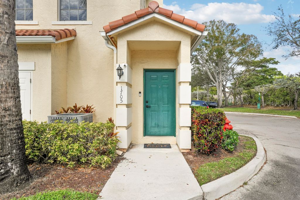 Photo of 1705 Belmont Place, Boynton Beach, FL 33436 (MLS # B26002437)