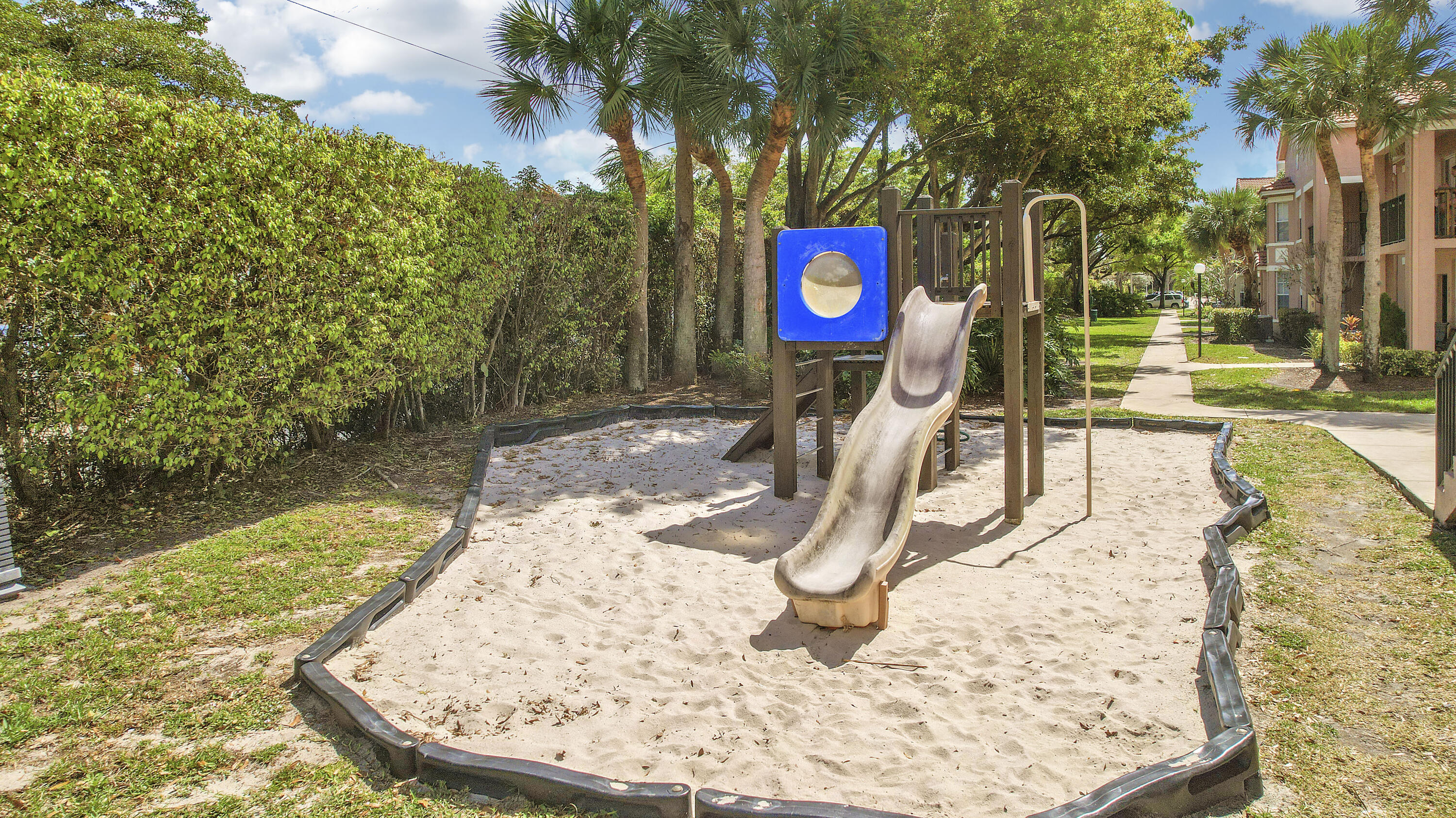 RESIDENCES OF BELMONT AT BOYNTON BEACH CONDO - Residential