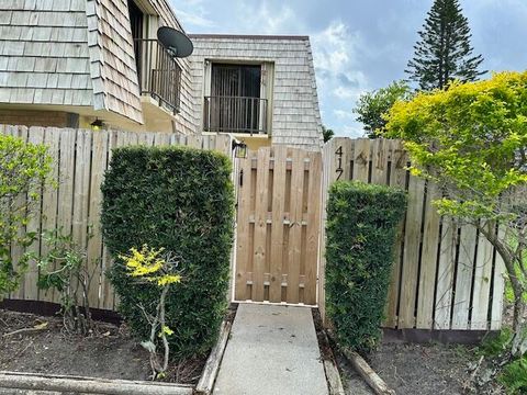 417 Arabian Road Palm Springs FL 33461