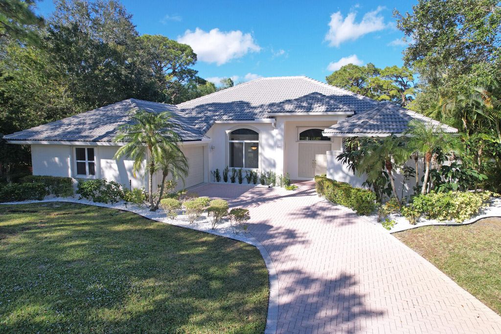 Photo of 6040 Winding Lake Drive, Jupiter, FL 33458 (MLS # R11041179)