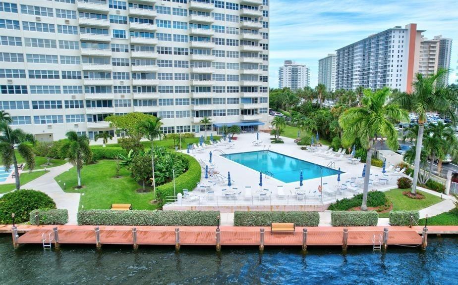 3200 NE 36th St 1102