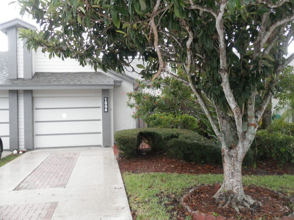 Photo of 1004 Landings Boulevard, West Palm Beach, FL 33413 (MLS # R10997339)