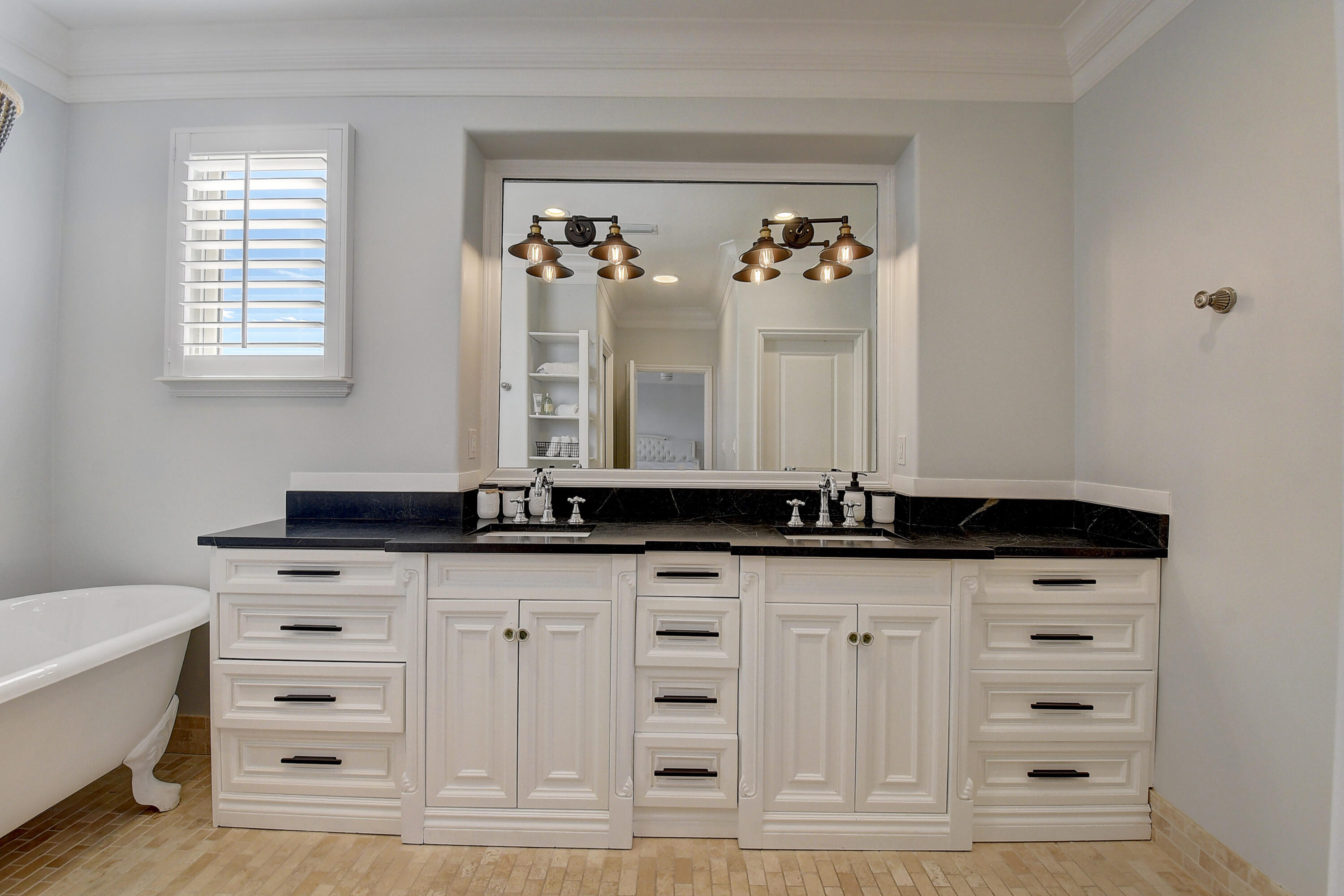 WHISEM UNIT B - Residential