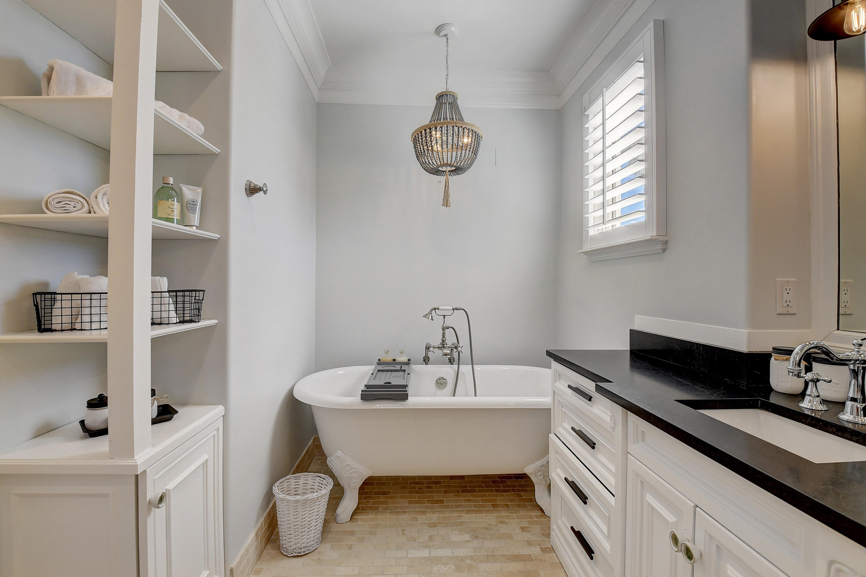 WHISEM UNIT B - Residential