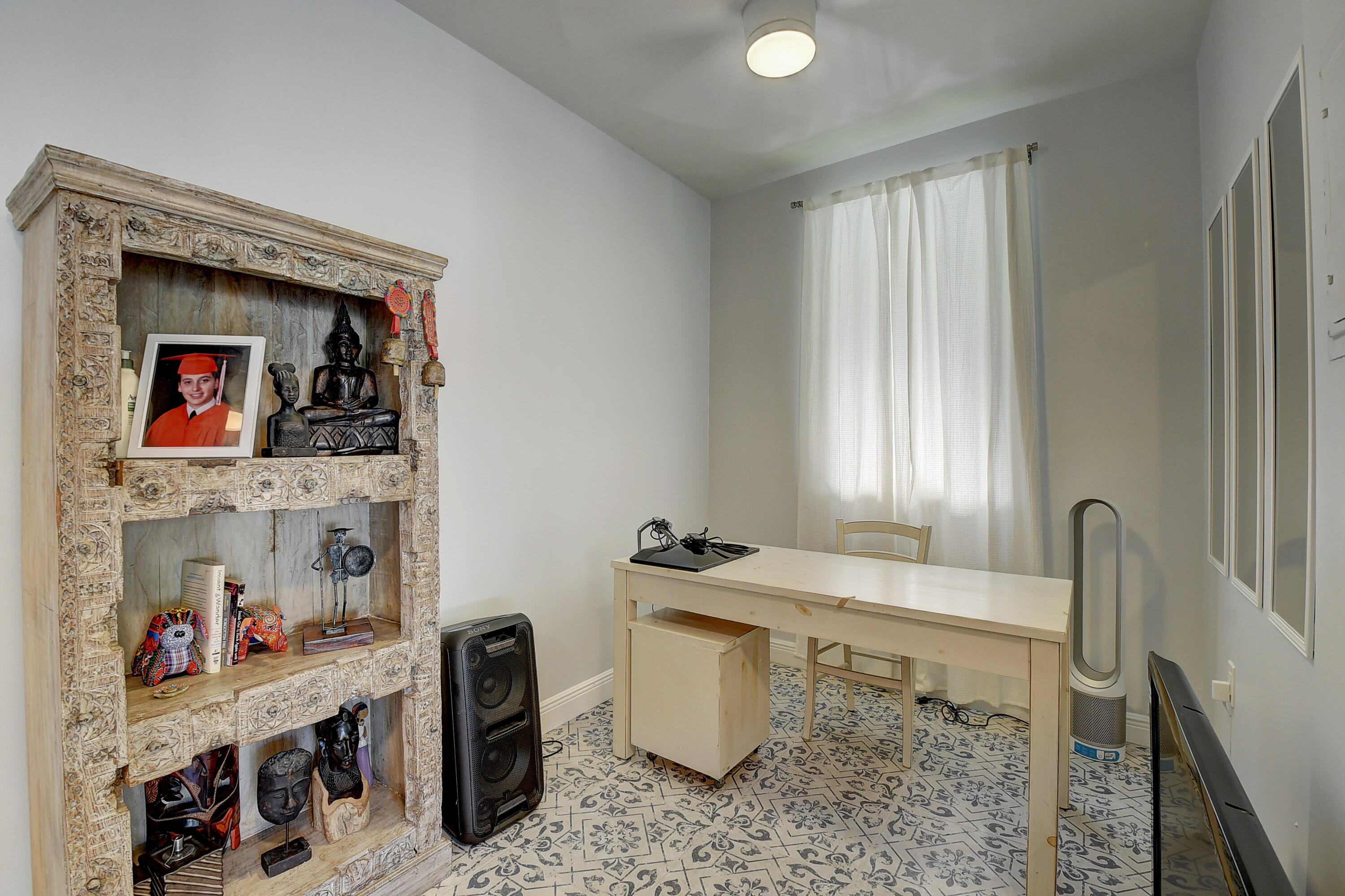 WHISEM UNIT B - Residential