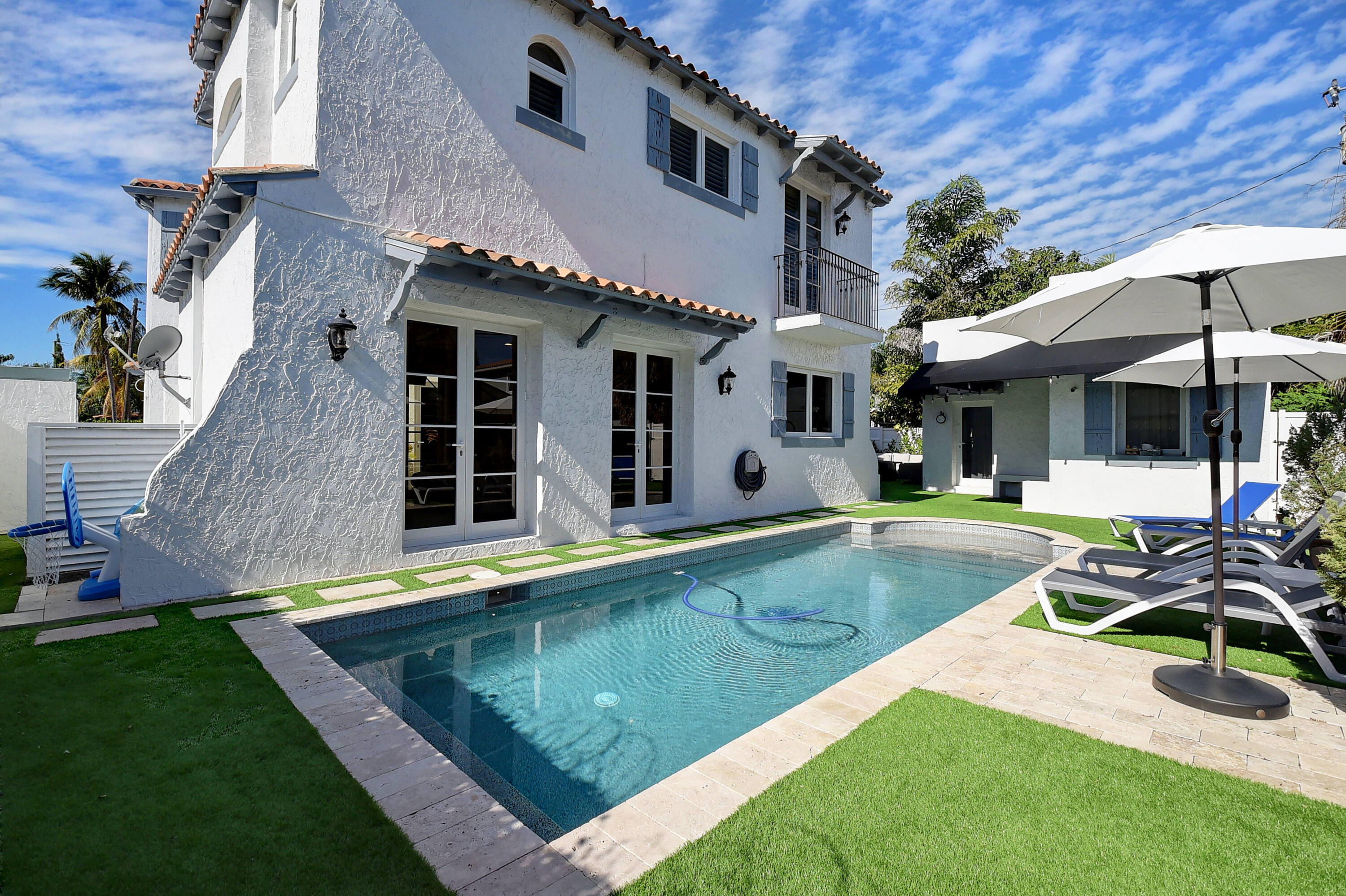 WHISEM UNIT B - Residential