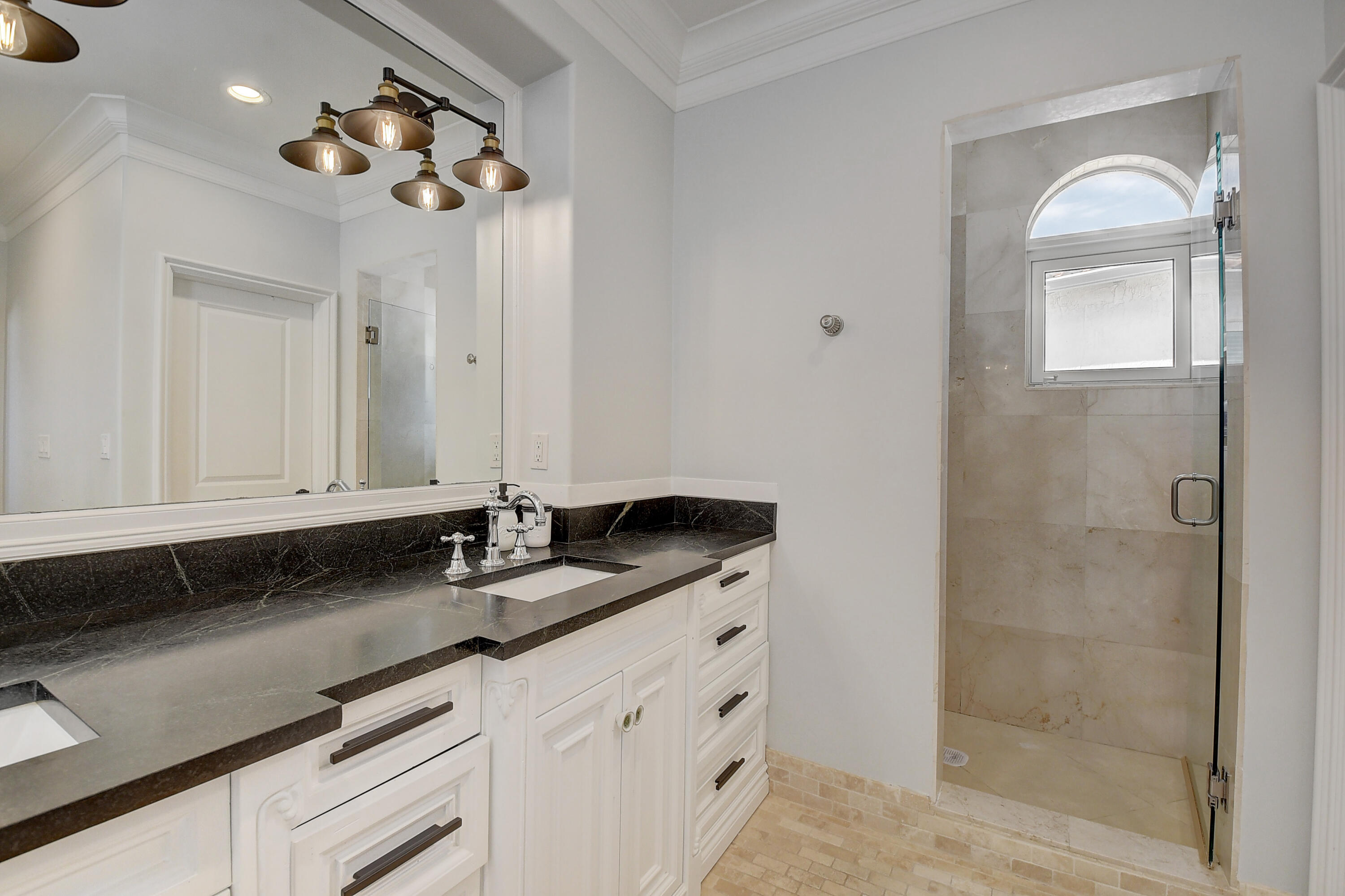 WHISEM UNIT B - Residential