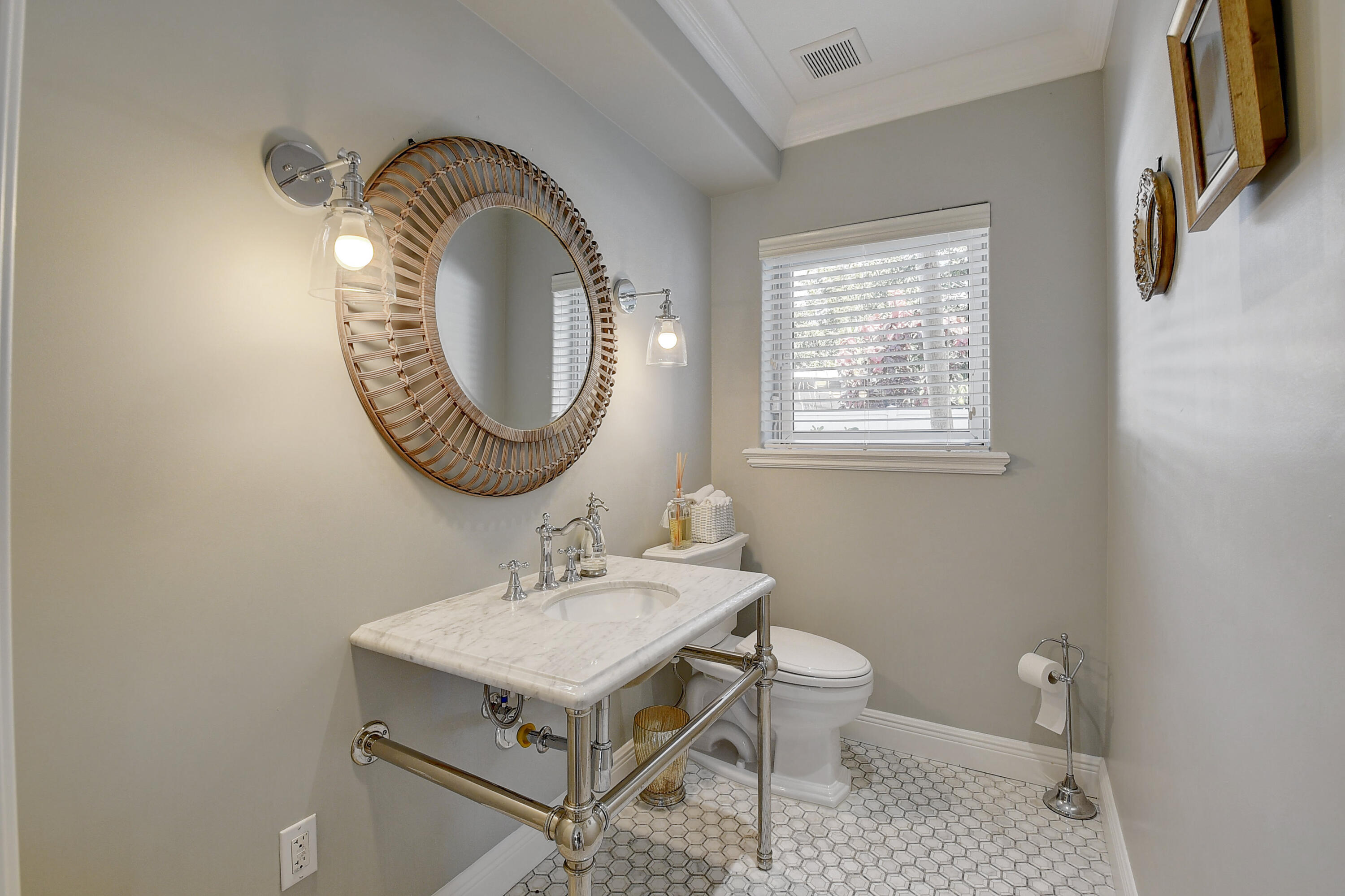 WHISEM UNIT B - Residential