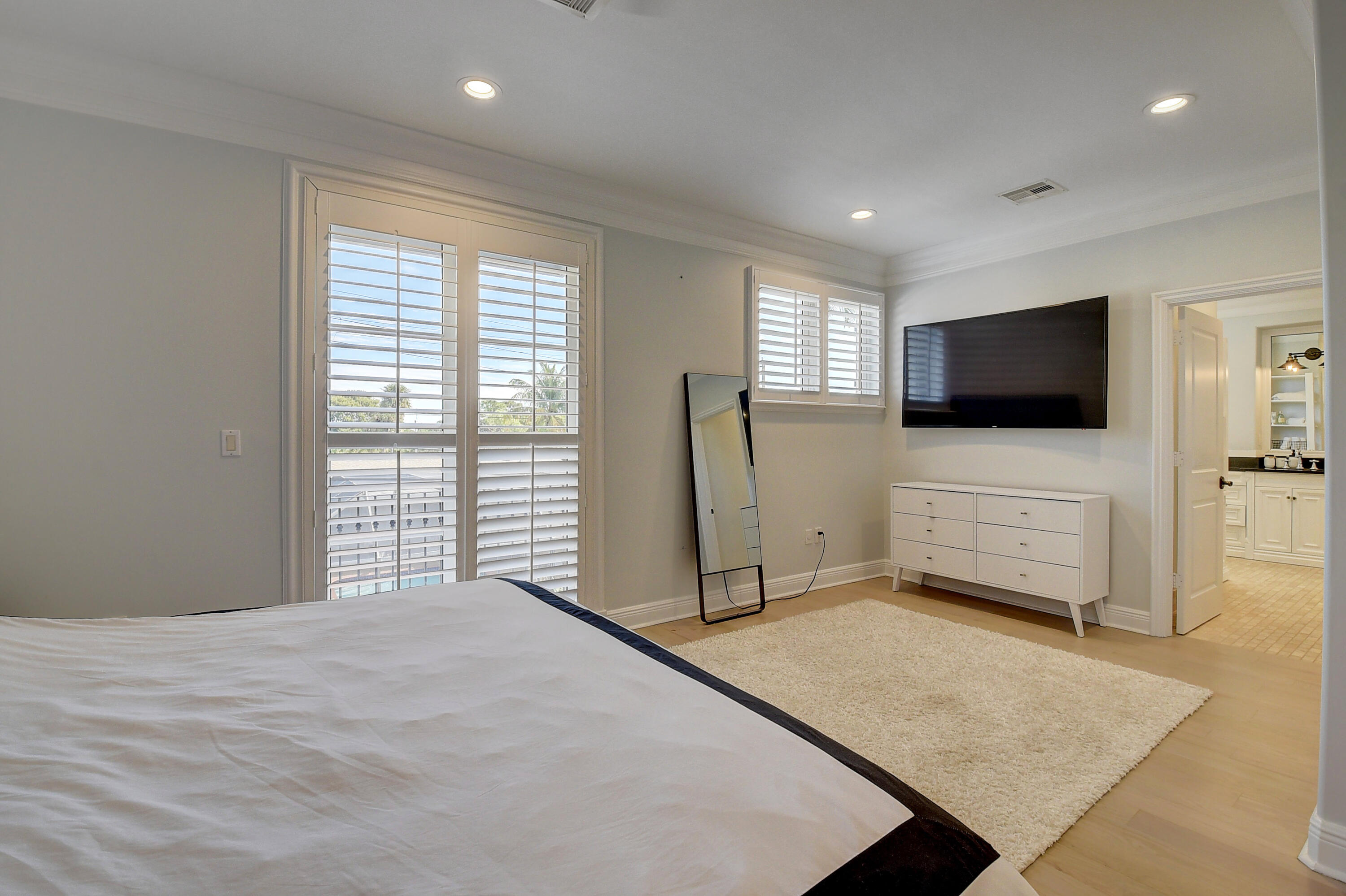 WHISEM UNIT B - Residential