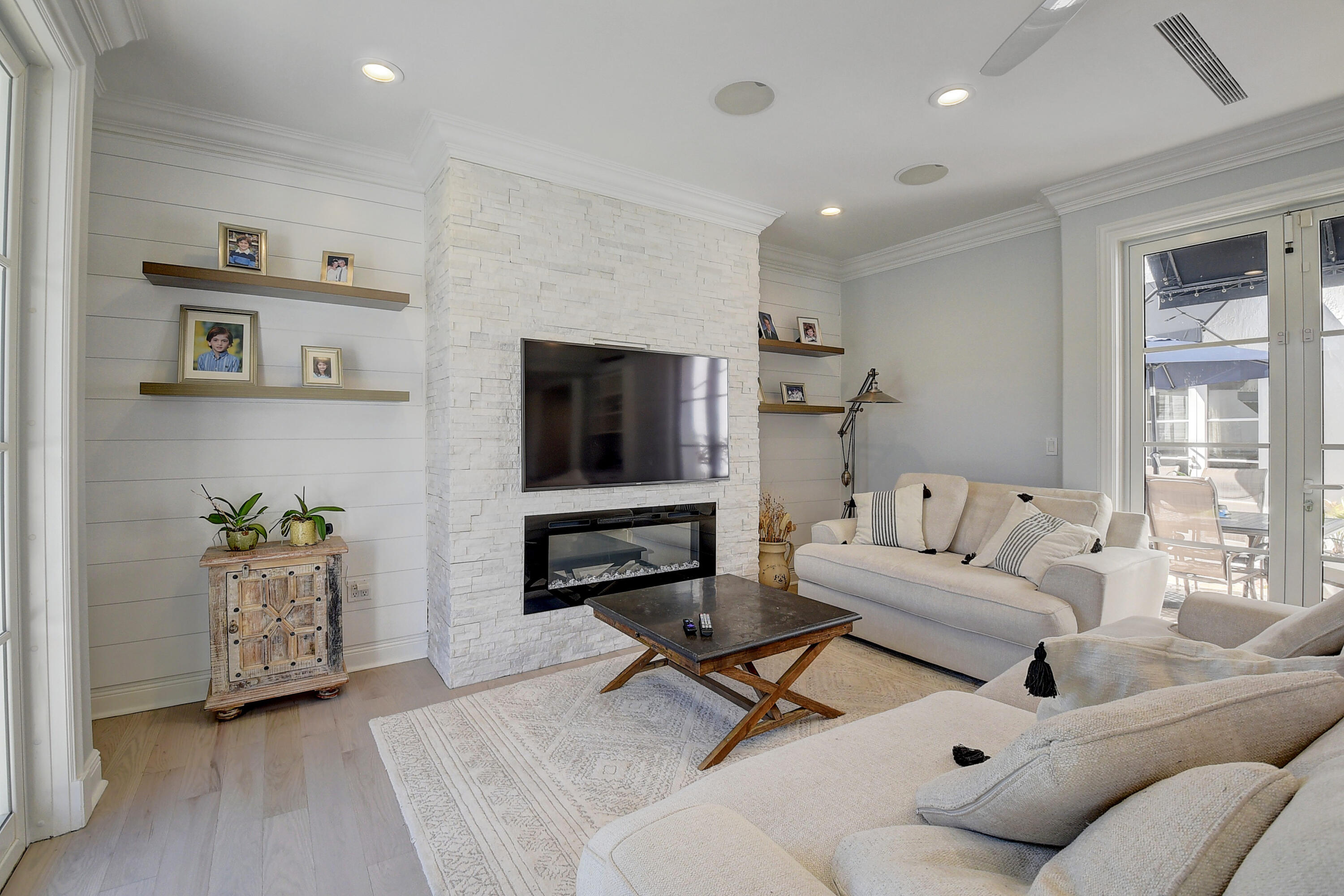 WHISEM UNIT B - Residential