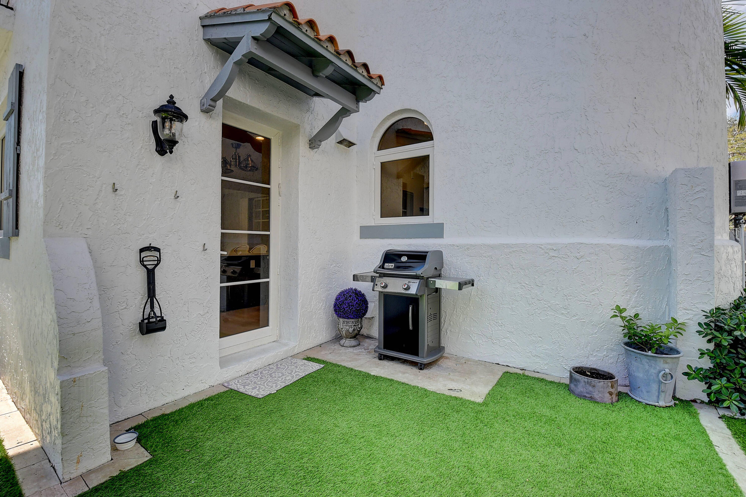 WHISEM UNIT B - Residential