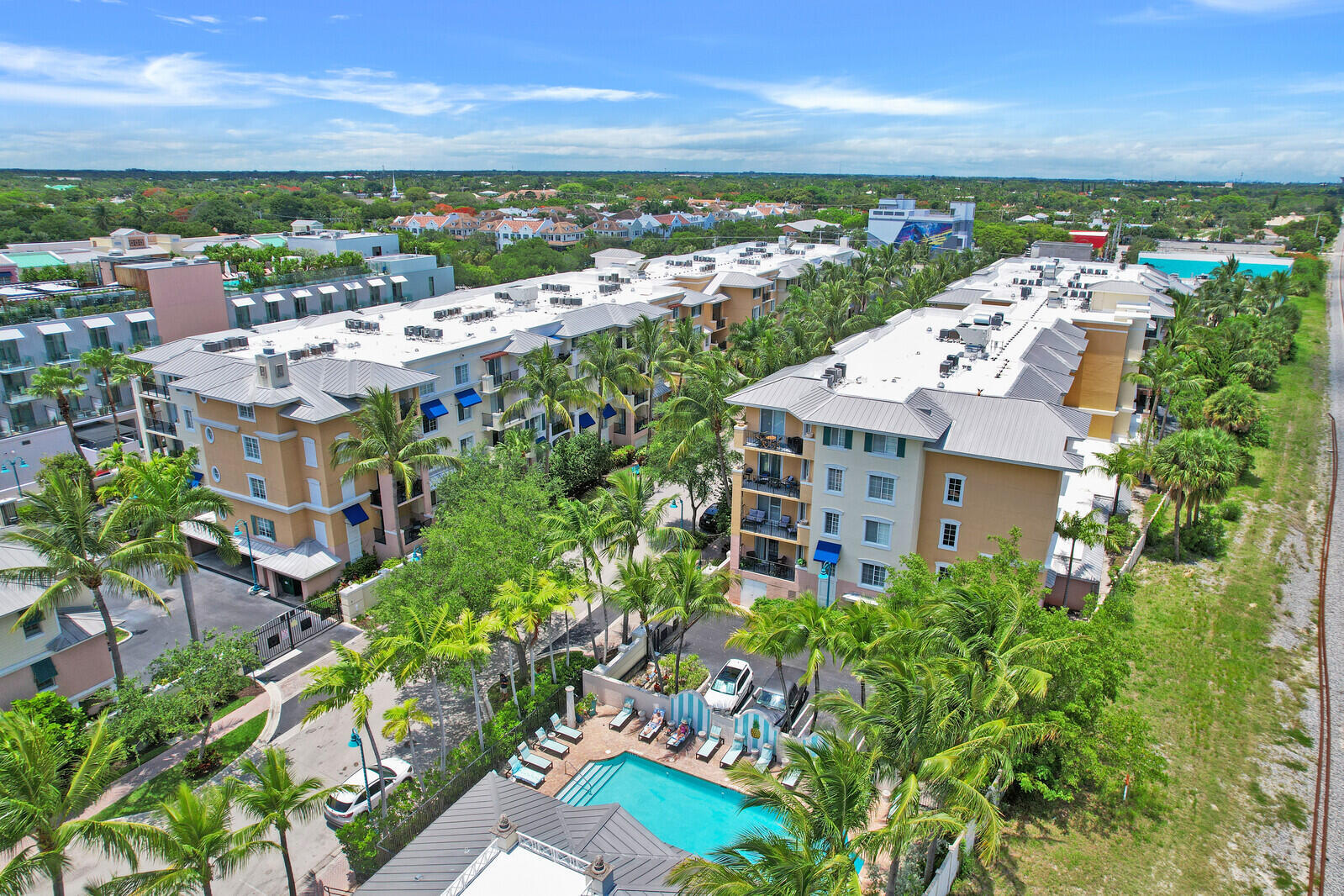 PINEAPPLE GROVE VILLAGE CONDO - Residential Lease