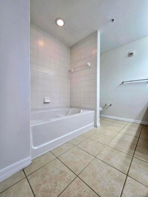 PINEAPPLE GROVE VILLAGE CONDO - Residential Lease