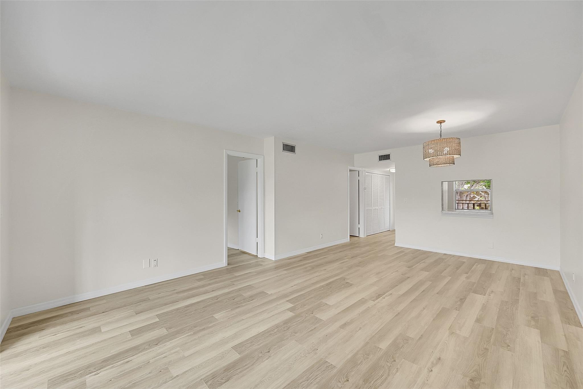 23 Abbey Ln 202