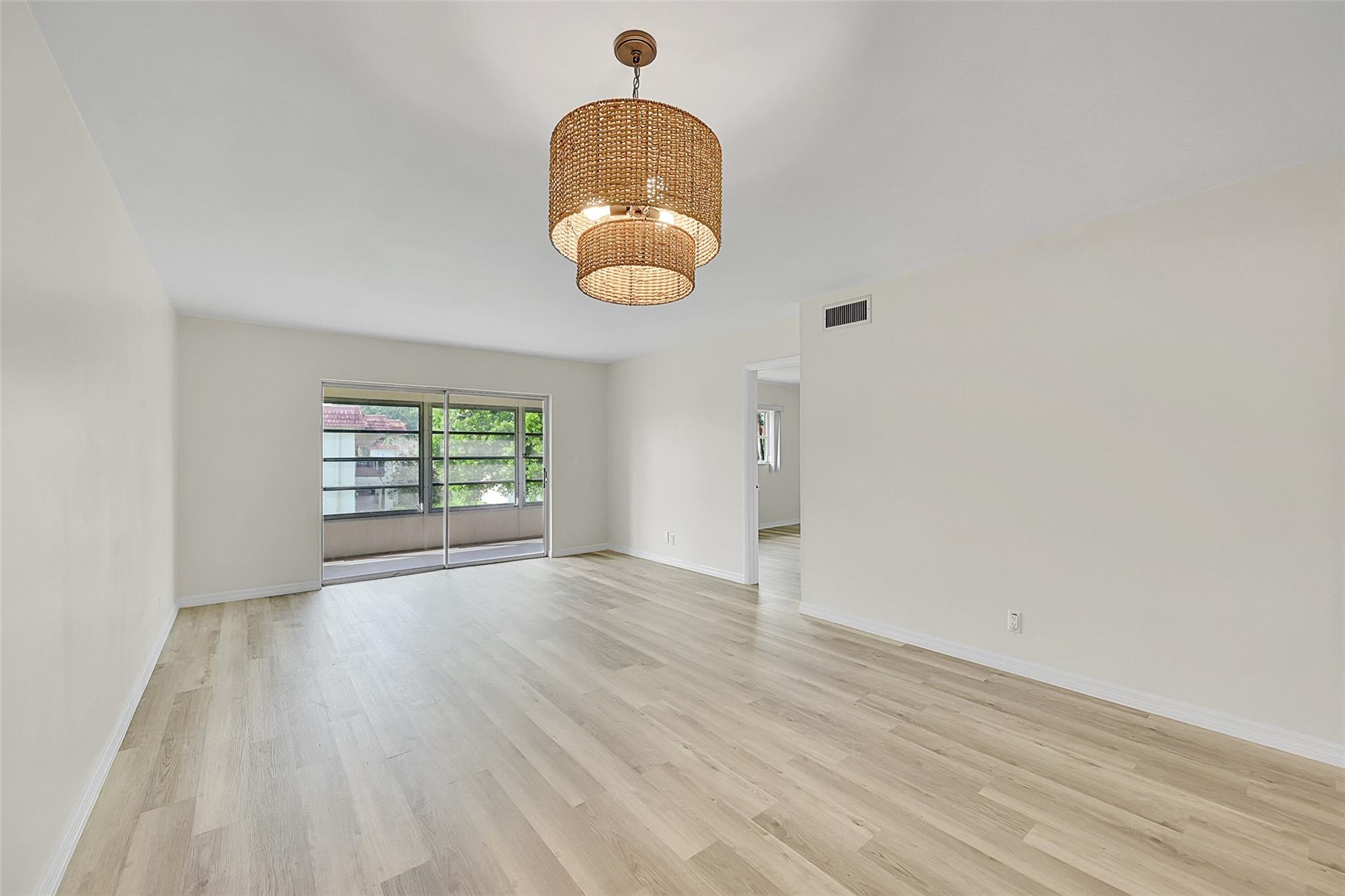 23 Abbey Ln 202