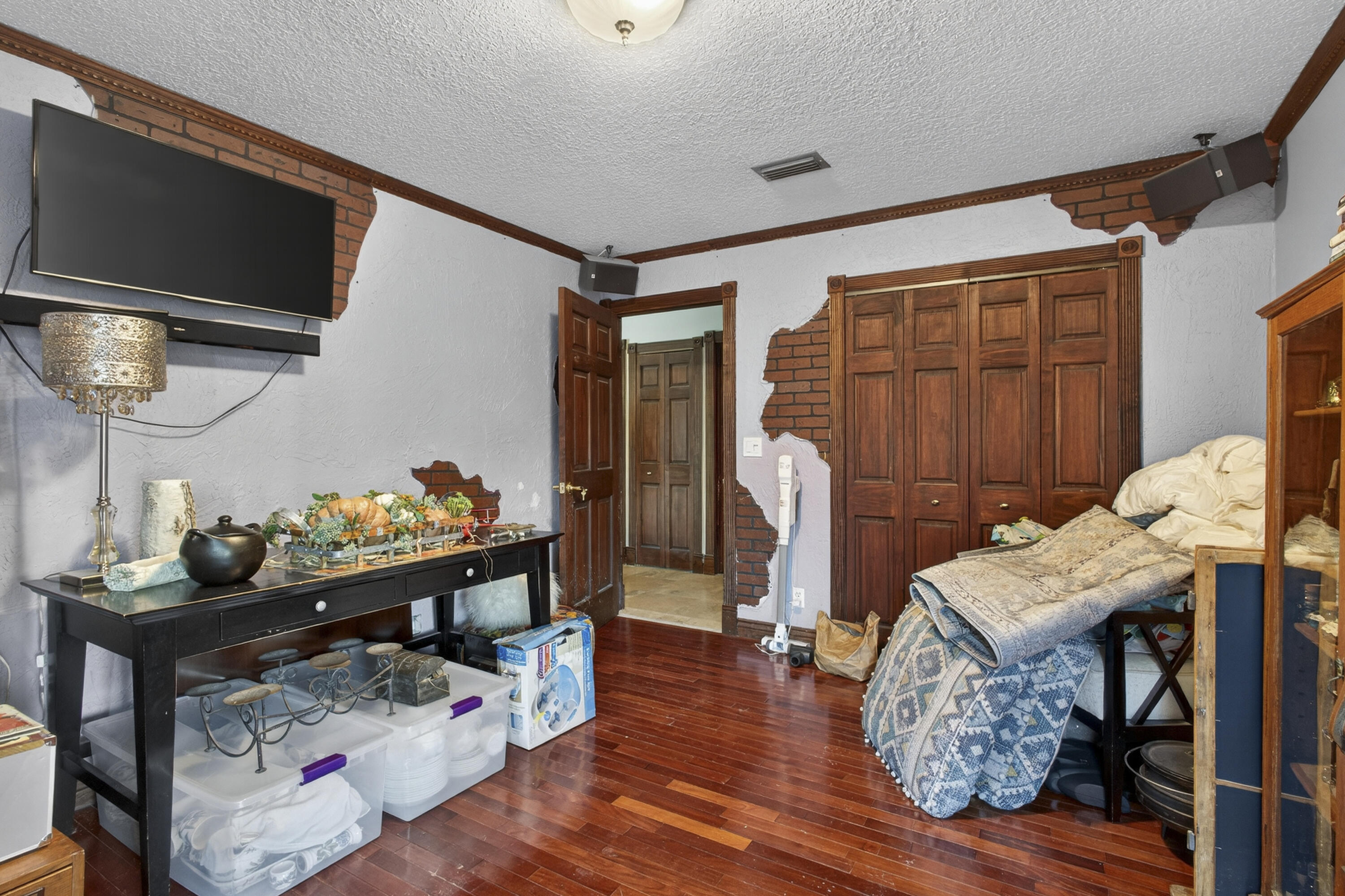 SUGAR POND MANOR - Residential