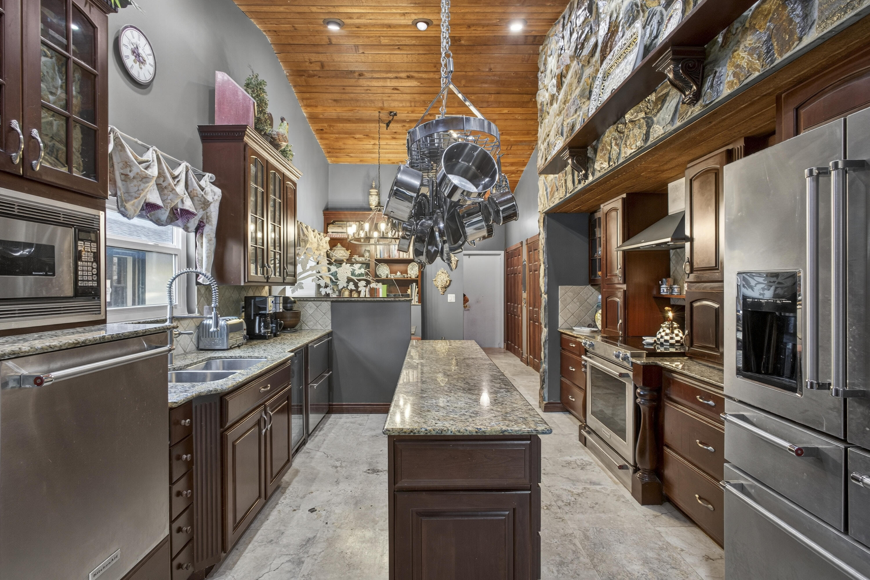 SUGAR POND MANOR - Residential