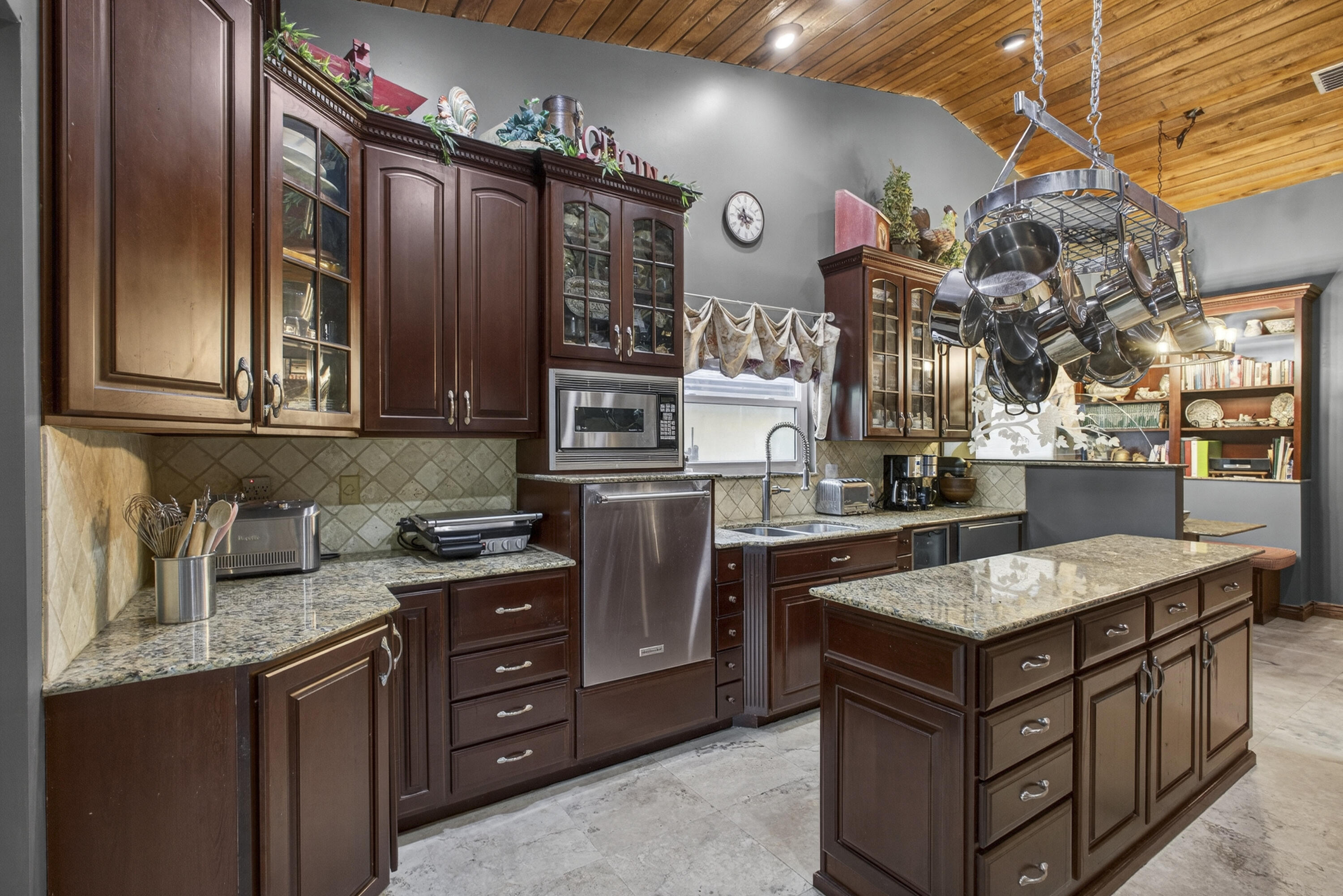 SUGAR POND MANOR - Residential