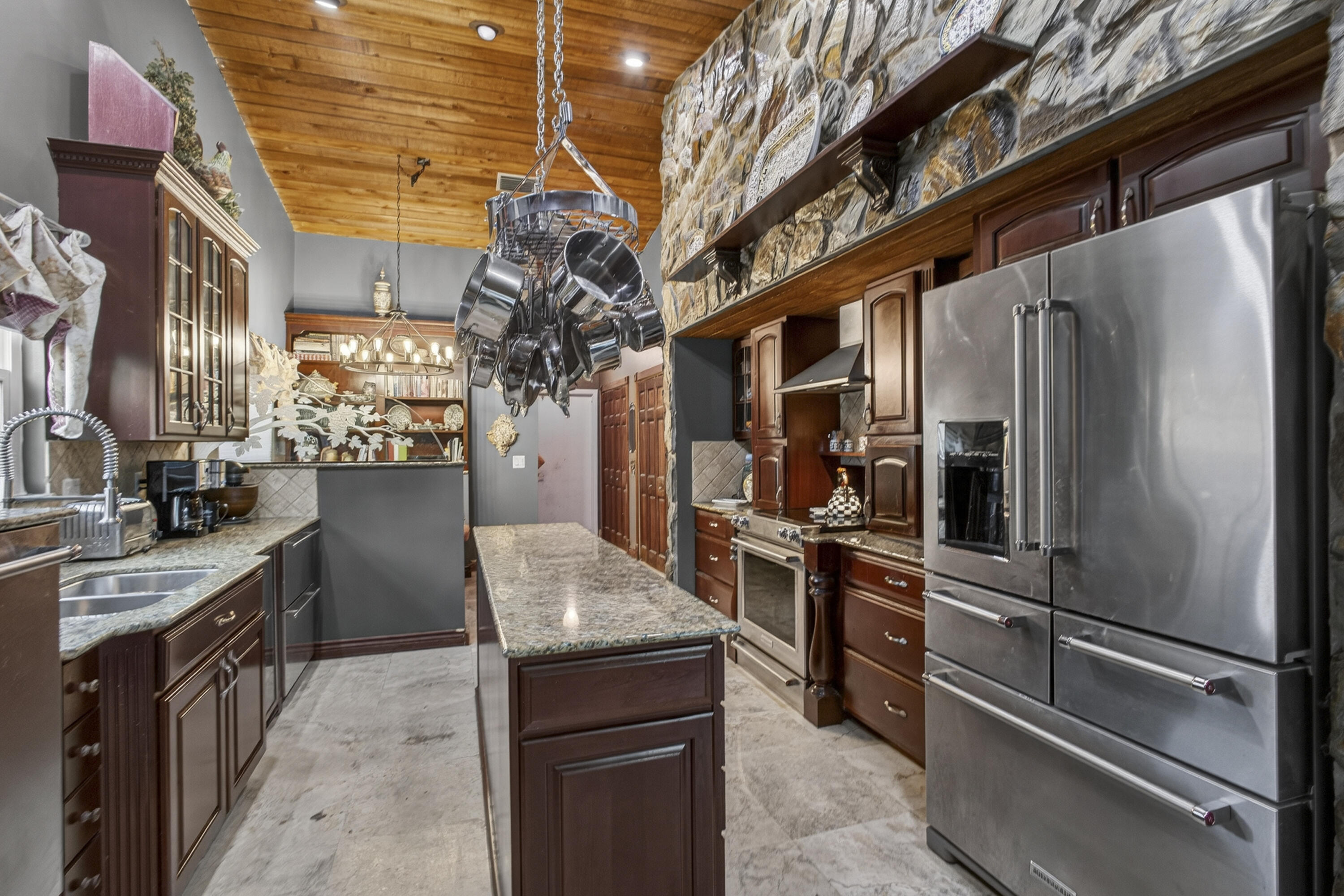 SUGAR POND MANOR - Residential