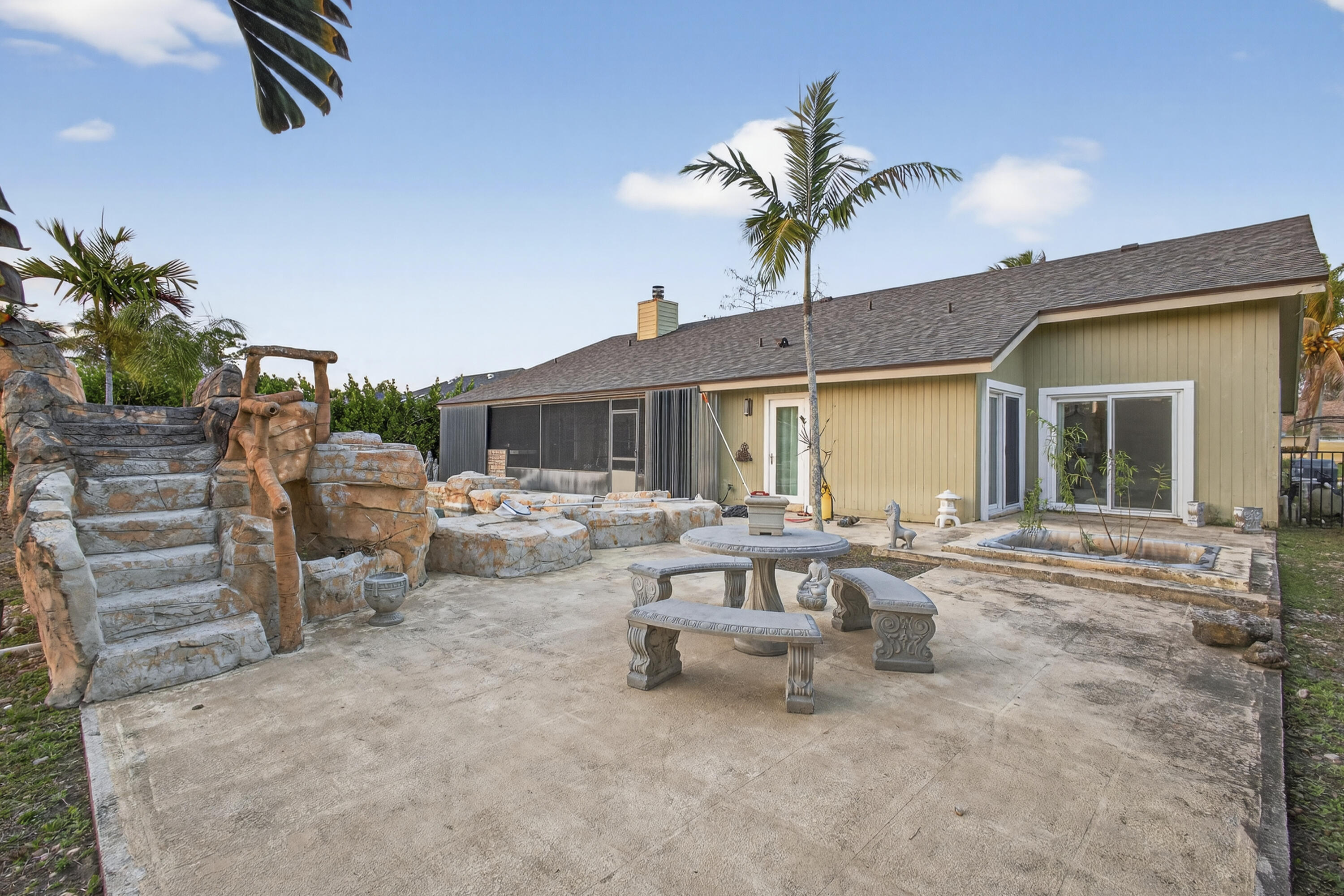 SUGAR POND MANOR - Residential