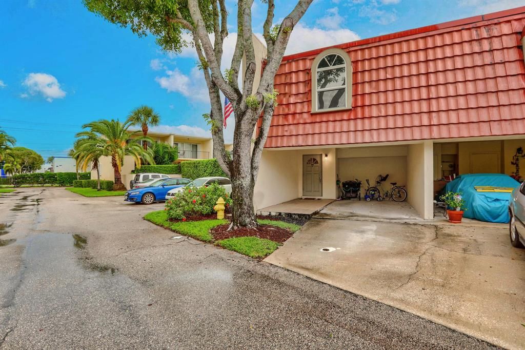 Photo of 388 Golfview Road #H, North Palm Beach, FL 33408 (MLS # R10747090)