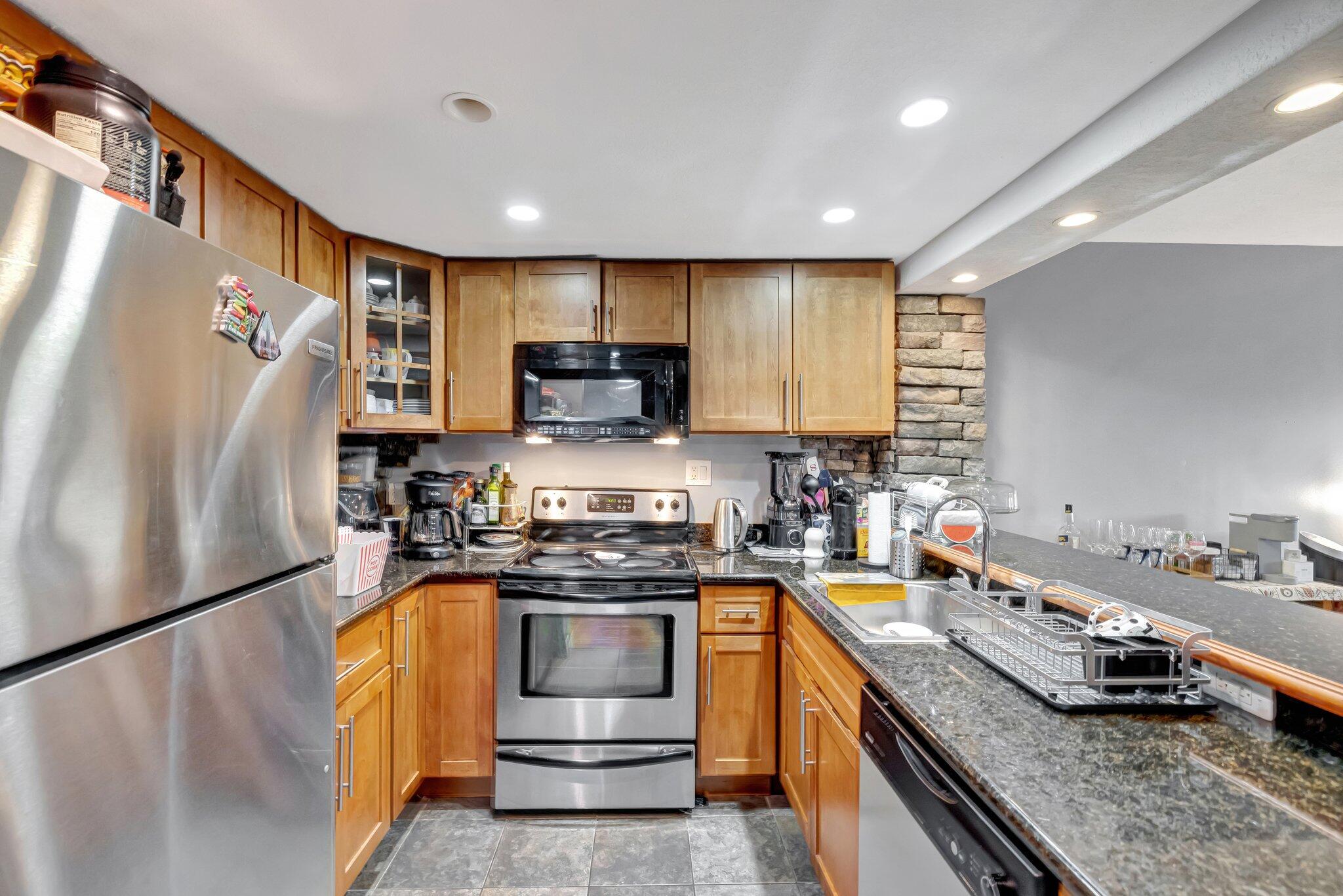 RIVER MANOR CONDO - Residential Lease