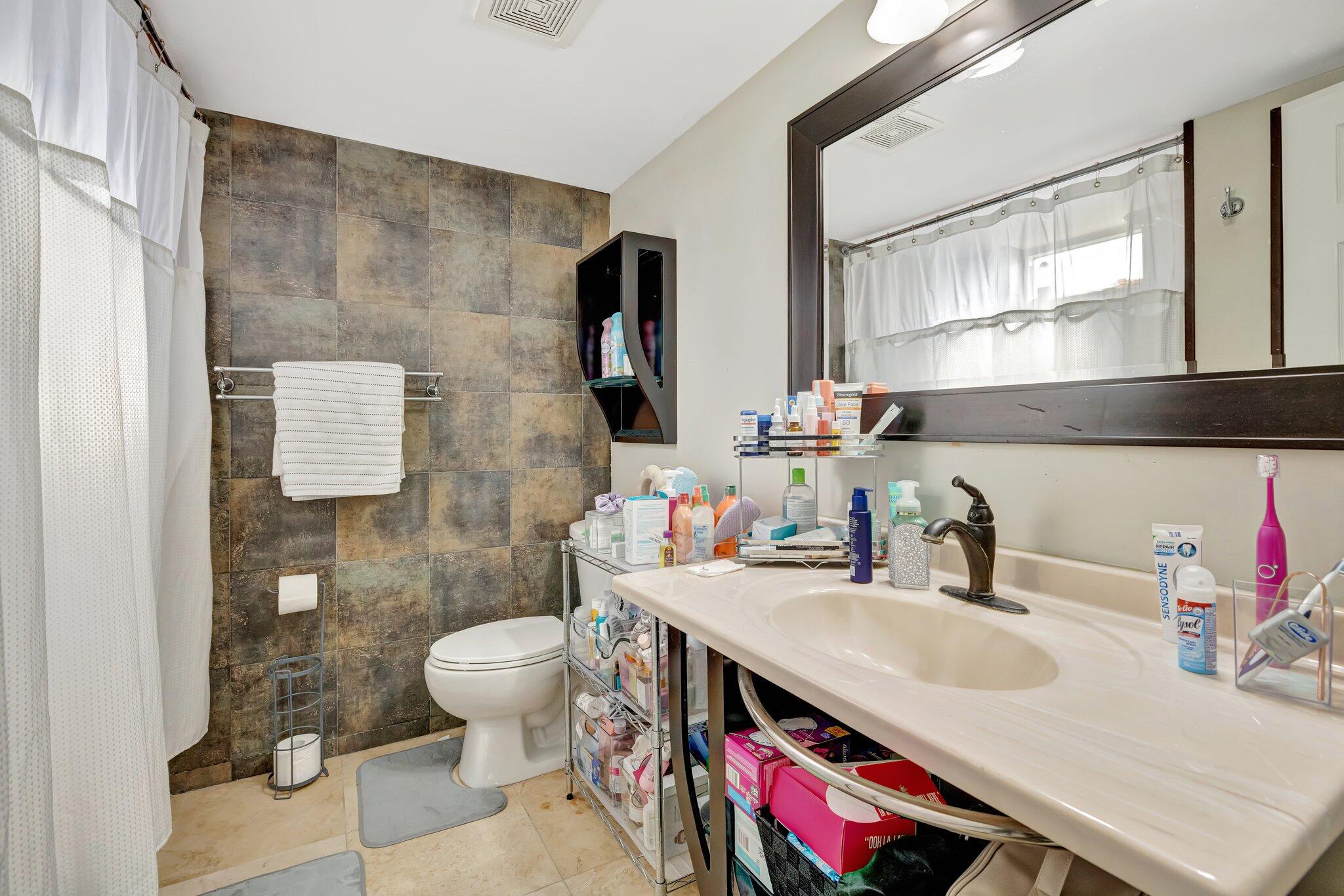 RIVER MANOR CONDO - Residential Lease