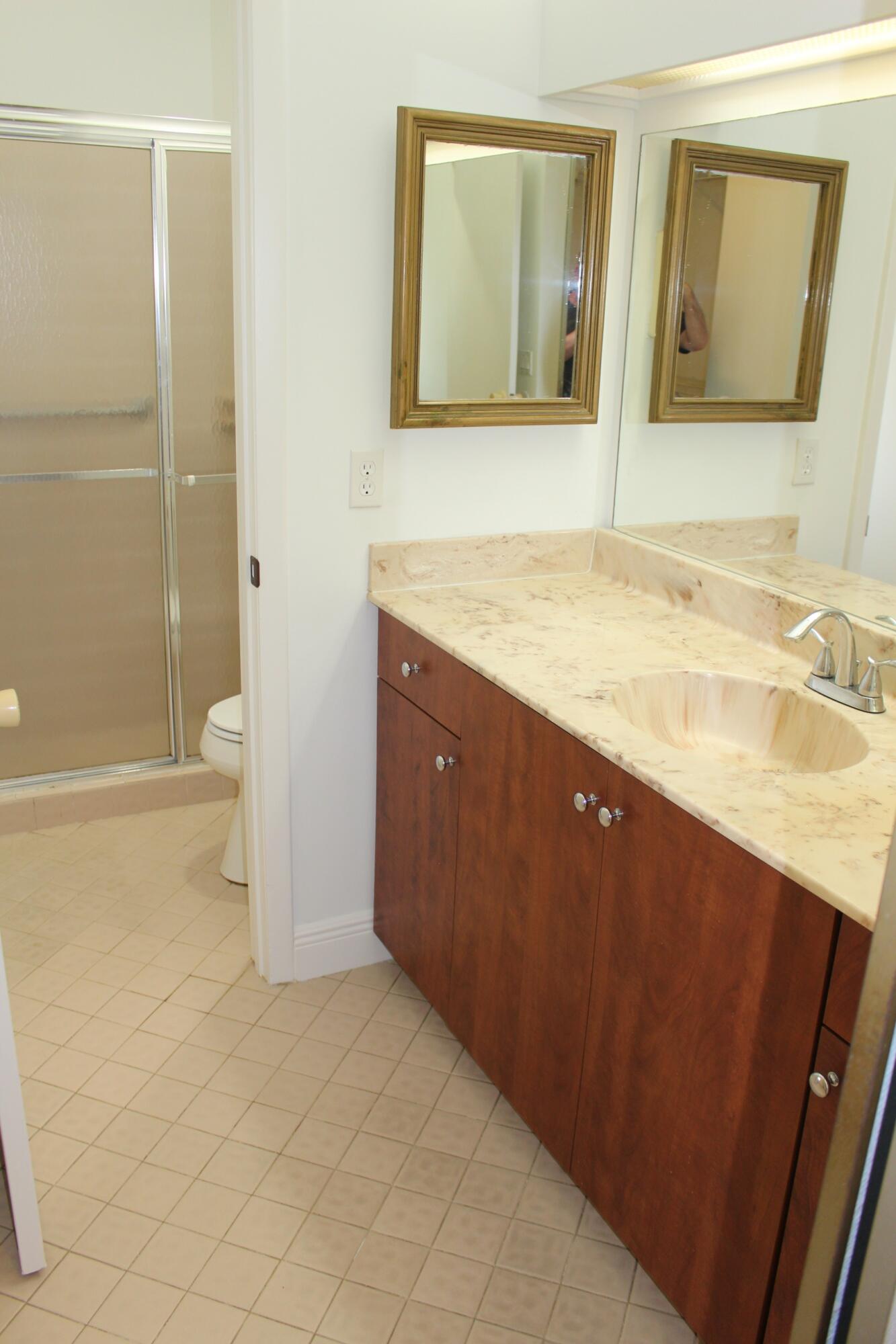 APPLEWOOD VILLAGE III-A CONDO - Residential