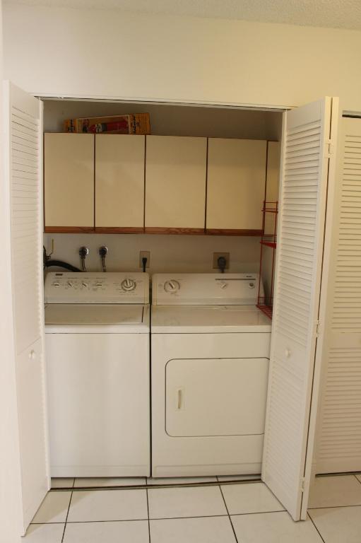 APPLEWOOD VILLAGE III-A CONDO - Residential