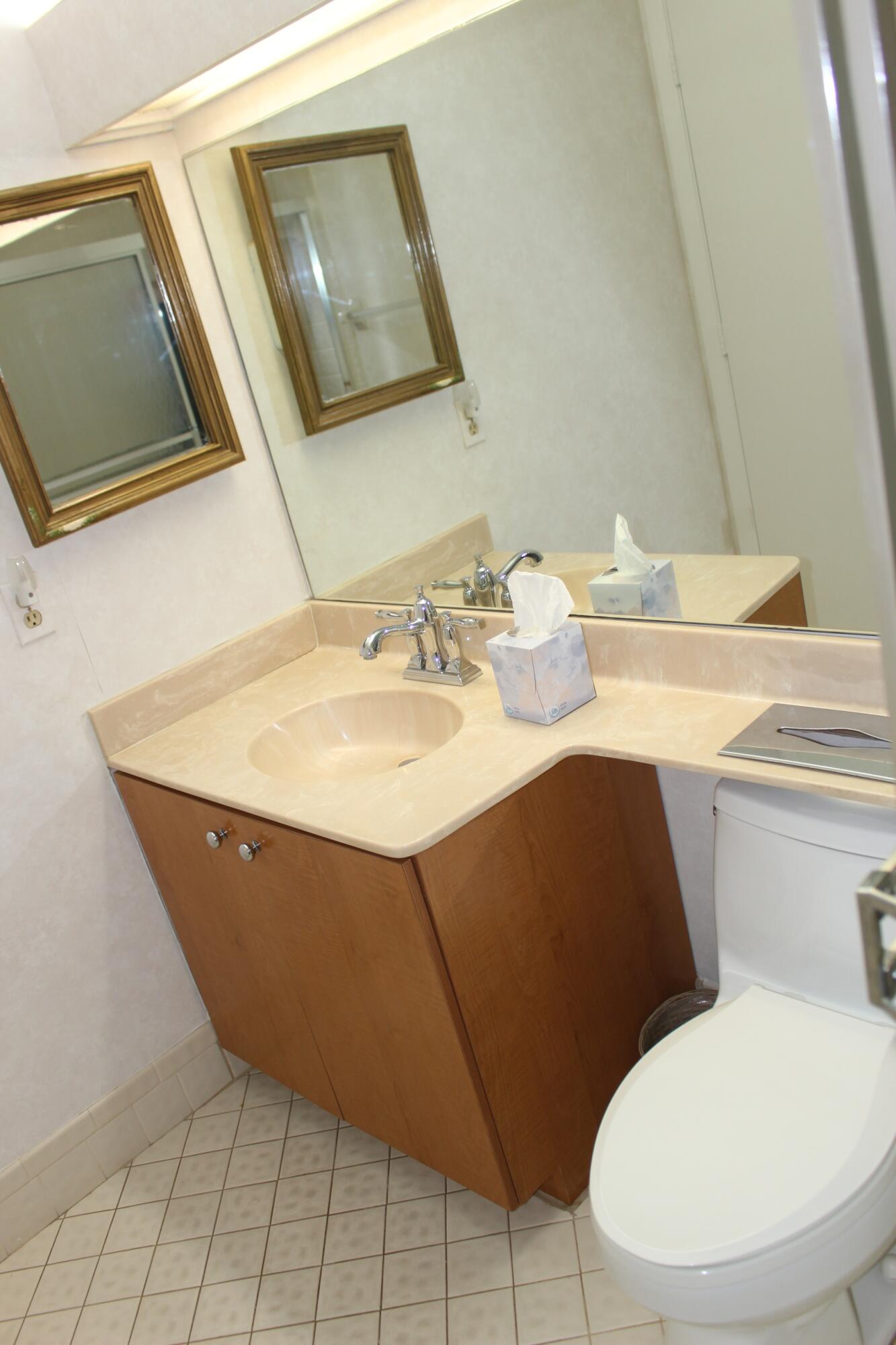 APPLEWOOD VILLAGE III-A CONDO - Residential