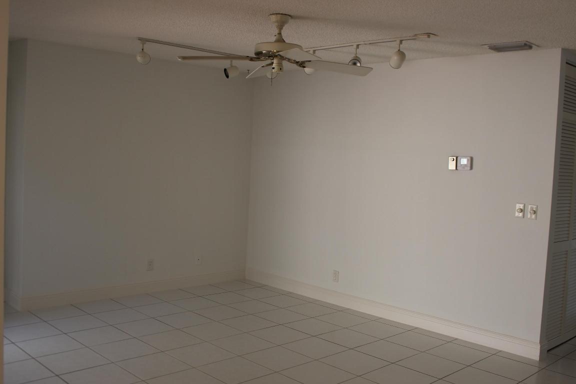 APPLEWOOD VILLAGE III-A CONDO - Residential