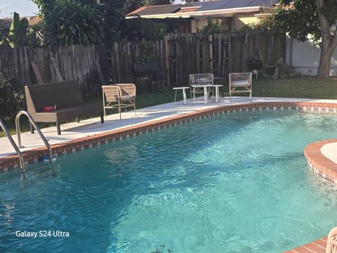 816 NW 8th Avenue Boynton Beach FL 33426