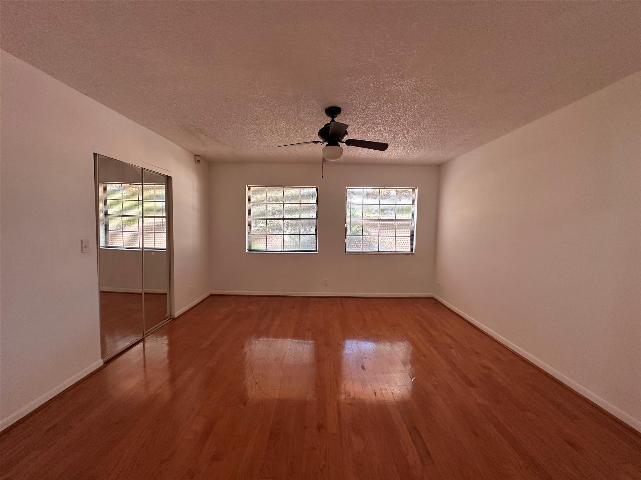 LAKEVIEW COURTS AT JACAR - Residential