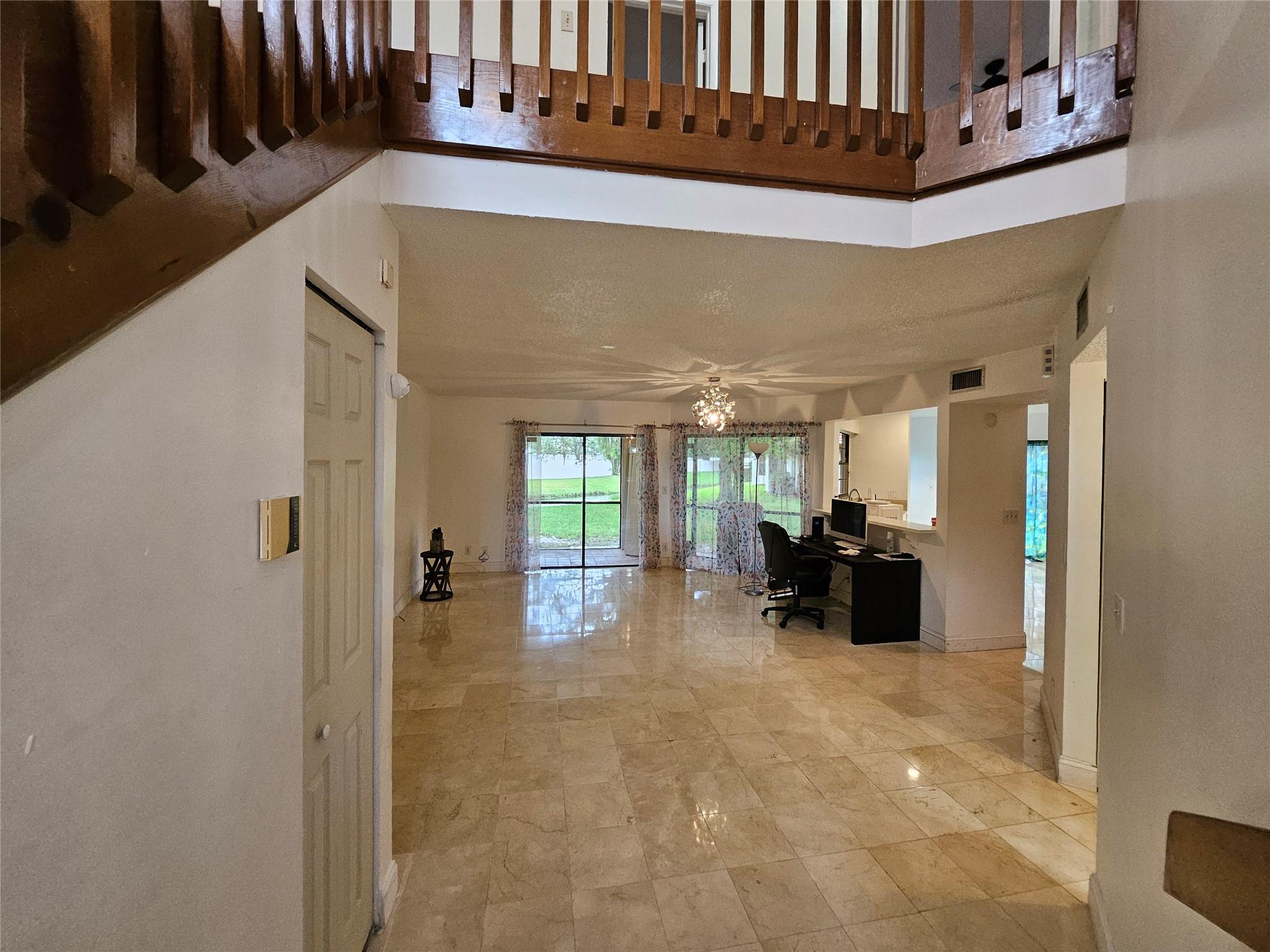 LAKEVIEW COURTS AT JACAR - Residential