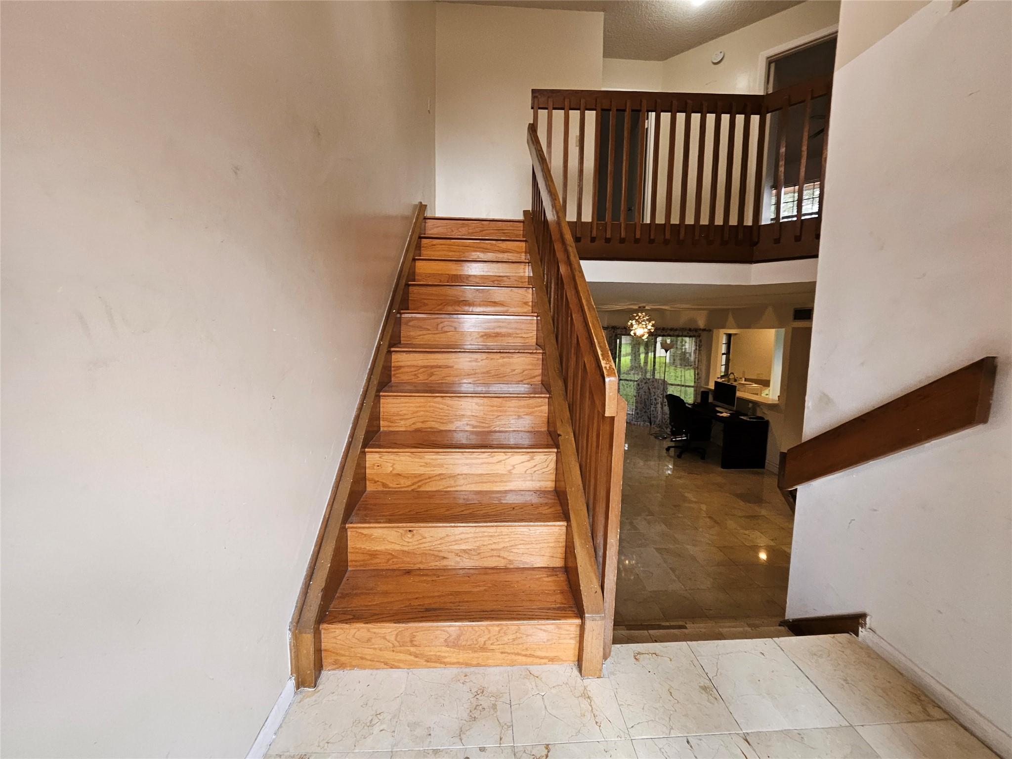 LAKEVIEW COURTS AT JACAR - Residential