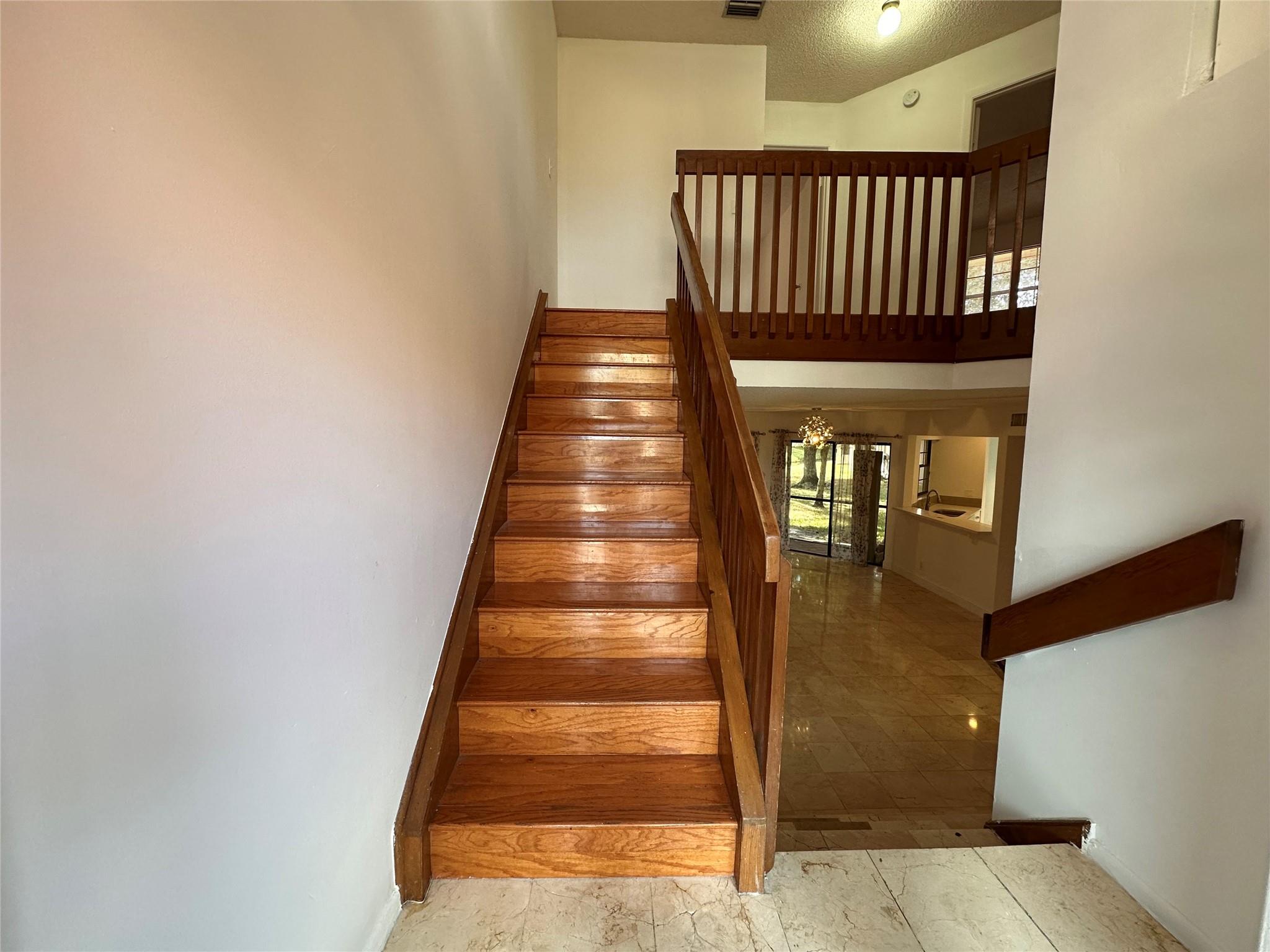 LAKEVIEW COURTS AT JACAR - Residential