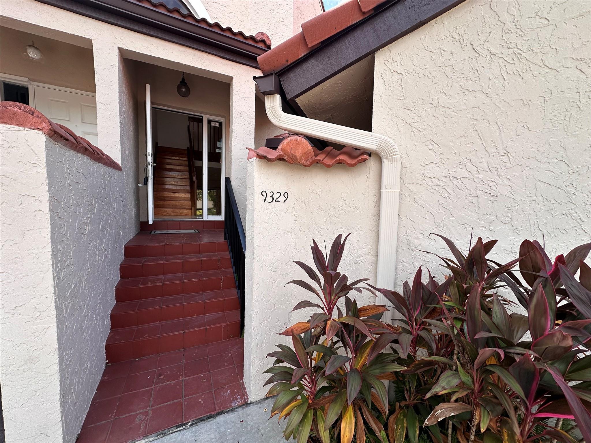 LAKEVIEW COURTS AT JACAR - Residential