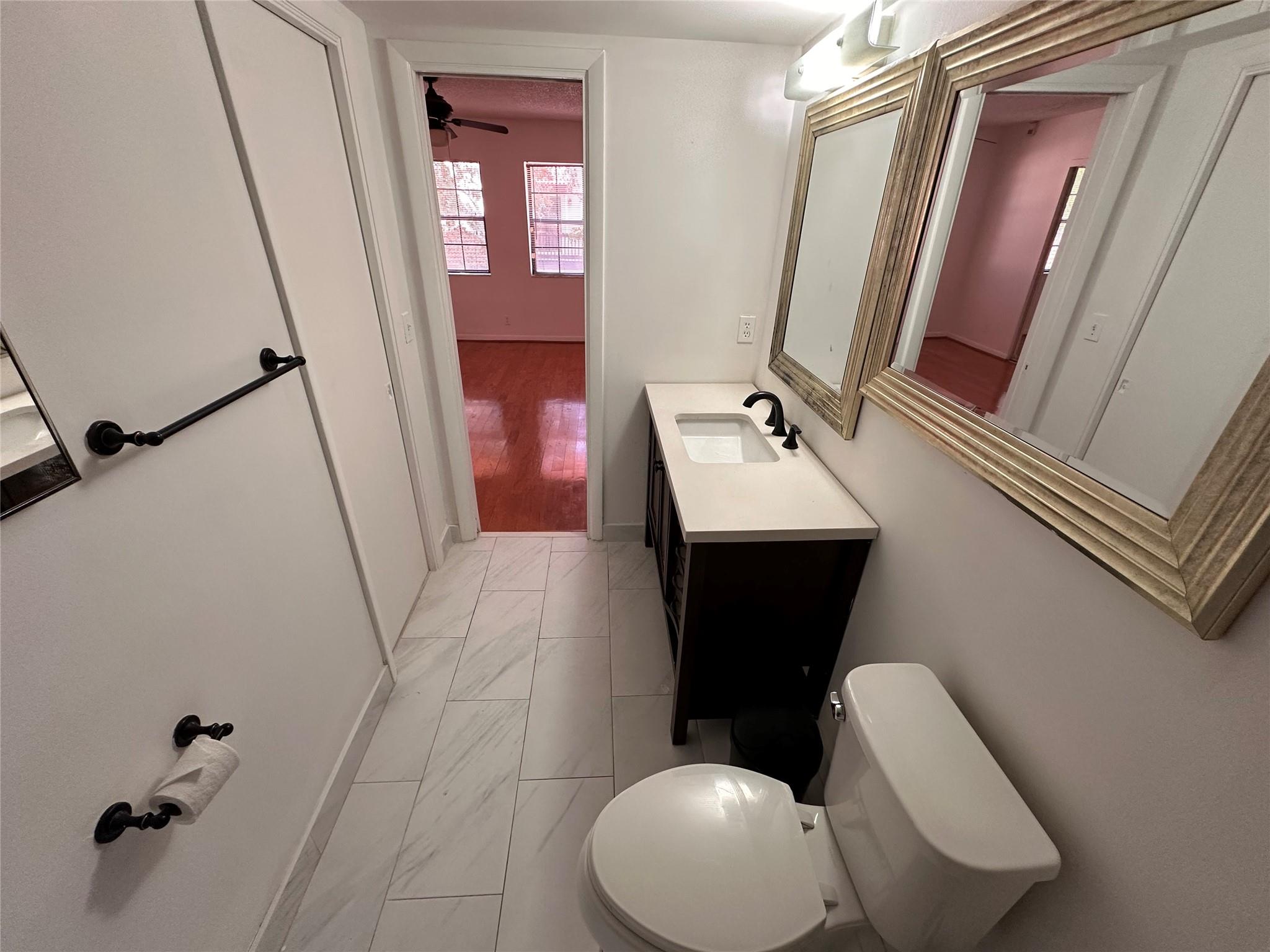 LAKEVIEW COURTS AT JACAR - Residential