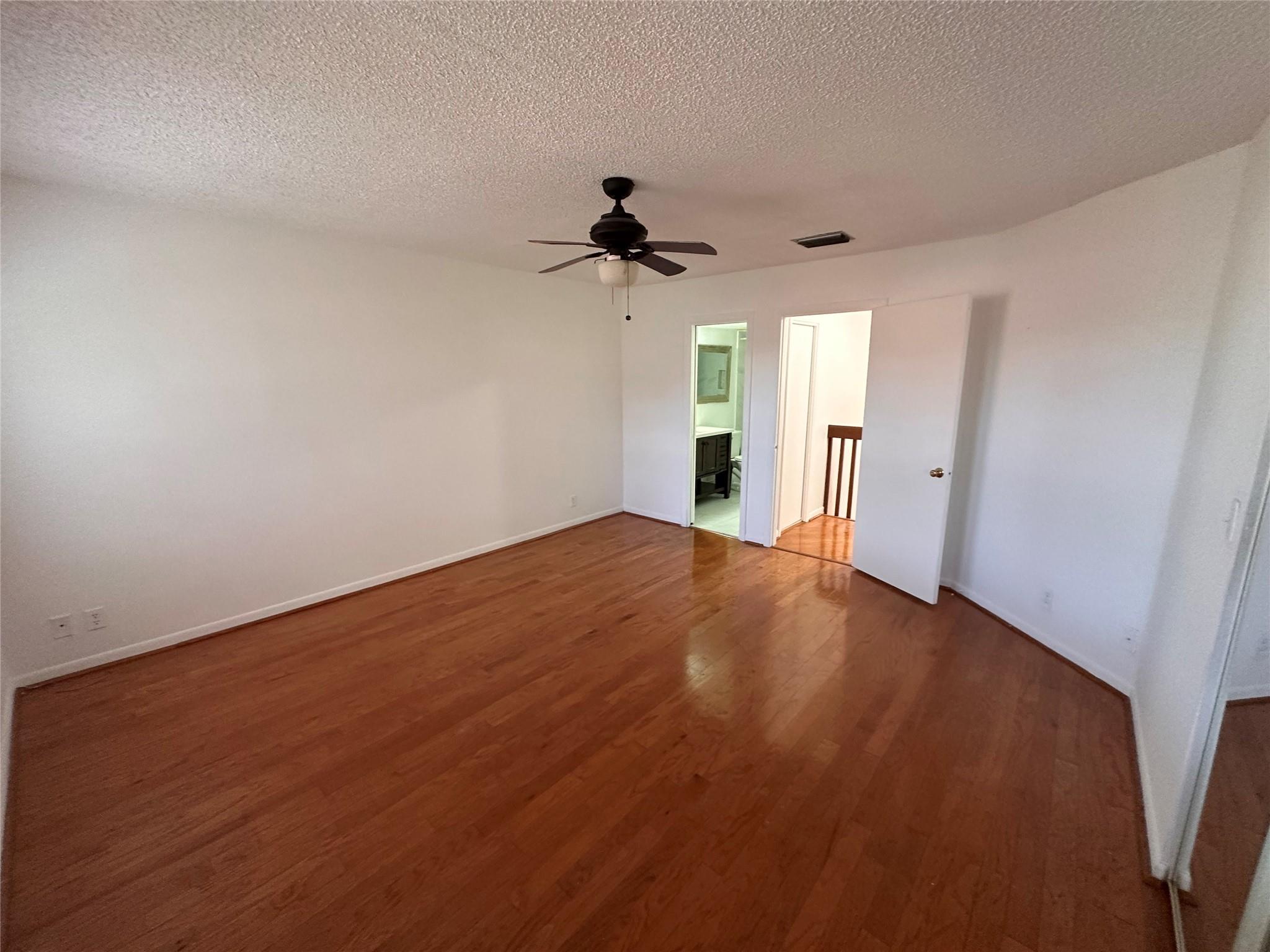 LAKEVIEW COURTS AT JACAR - Residential