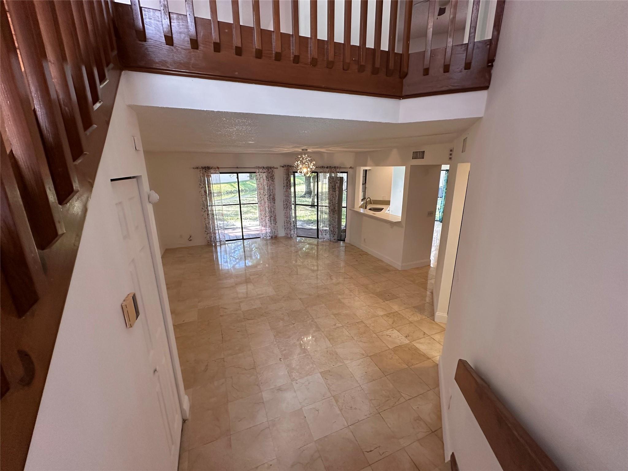 LAKEVIEW COURTS AT JACAR - Residential