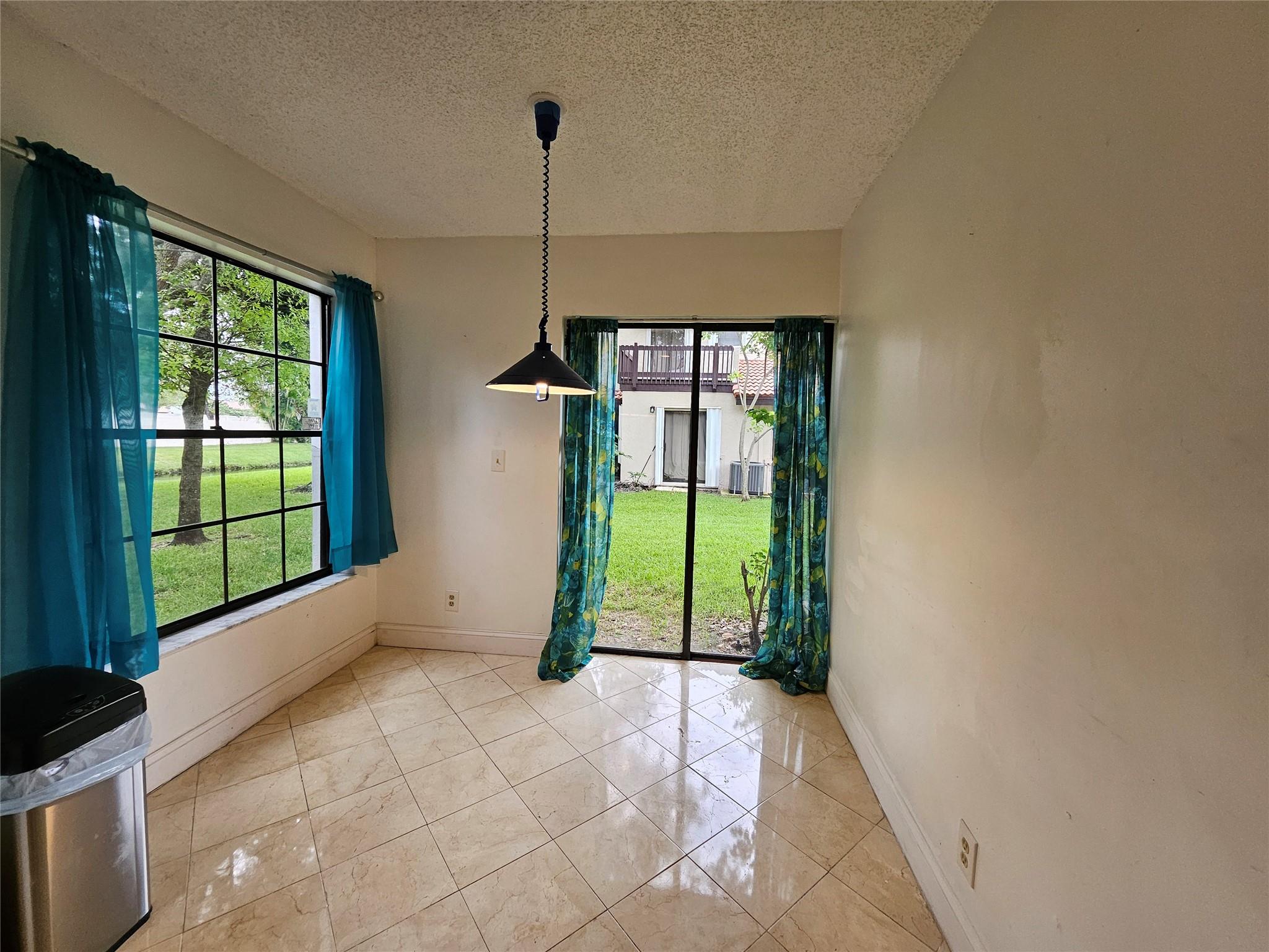 LAKEVIEW COURTS AT JACAR - Residential